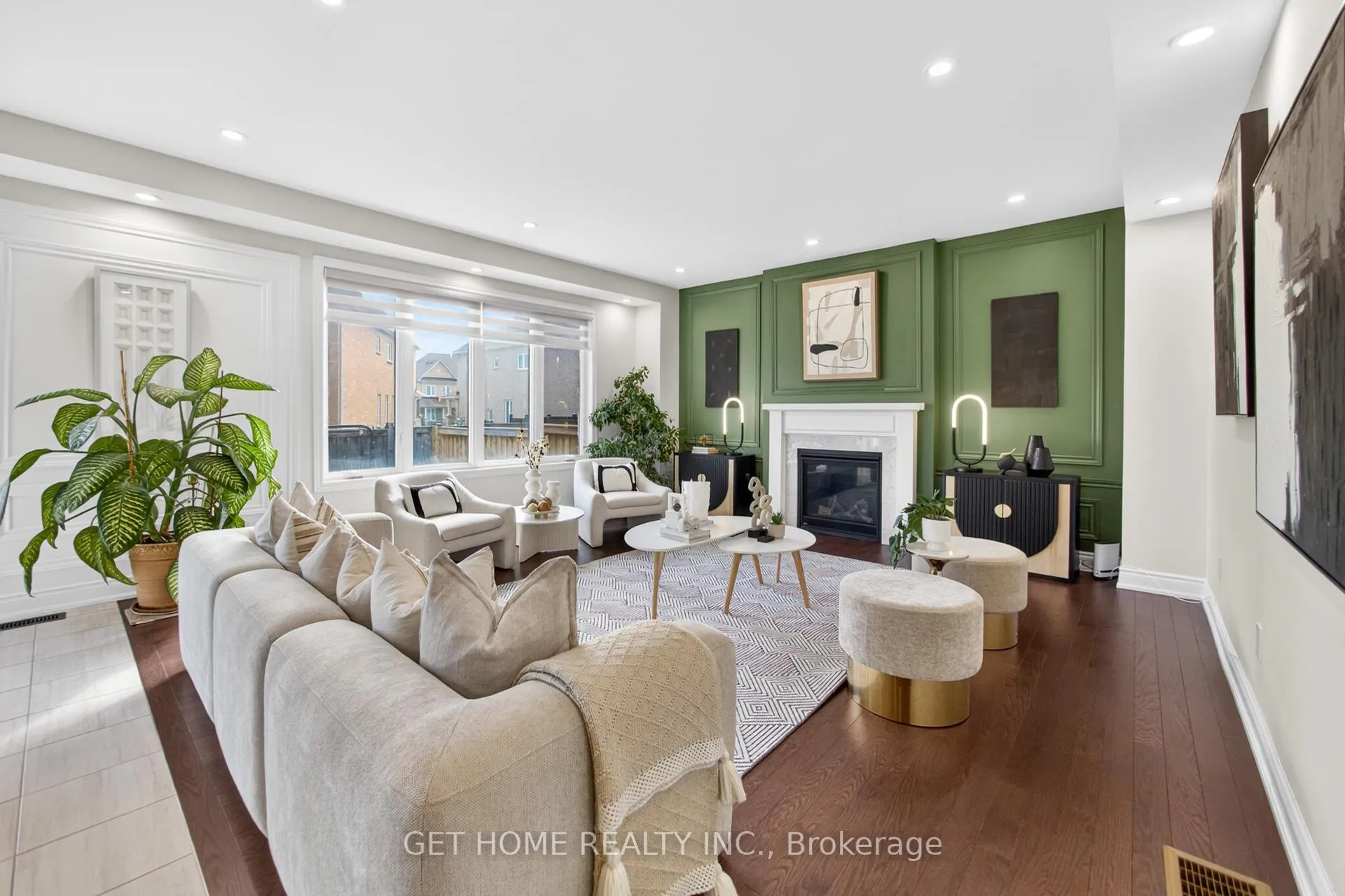 Photo 8 of 30 Lowell Crescent, Brampton, Credit Valley — HOMEH