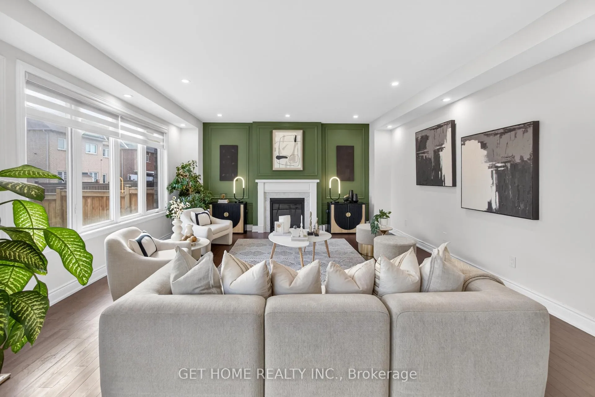 Photo 9 of 30 Lowell Crescent, Brampton, Credit Valley — HOMEH