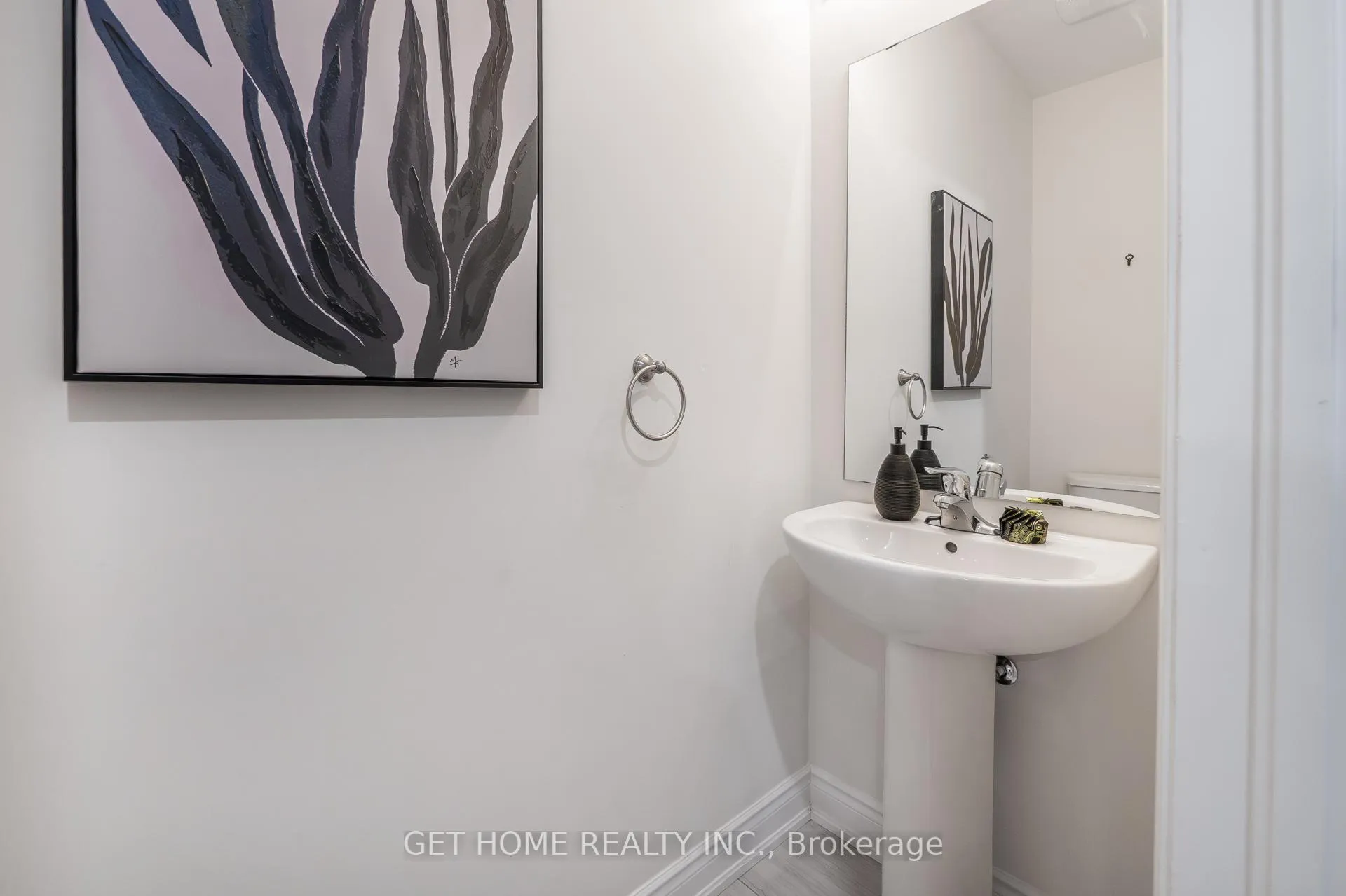 Photo 15 of 30 Lowell Crescent, Brampton, Credit Valley — HOMEH