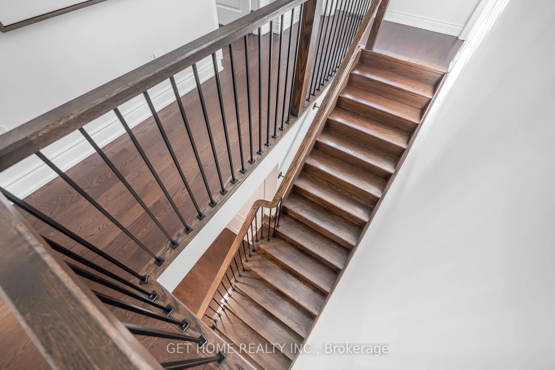 Photo 17 of 30 Lowell Crescent, Brampton, Credit Valley — HOMEH