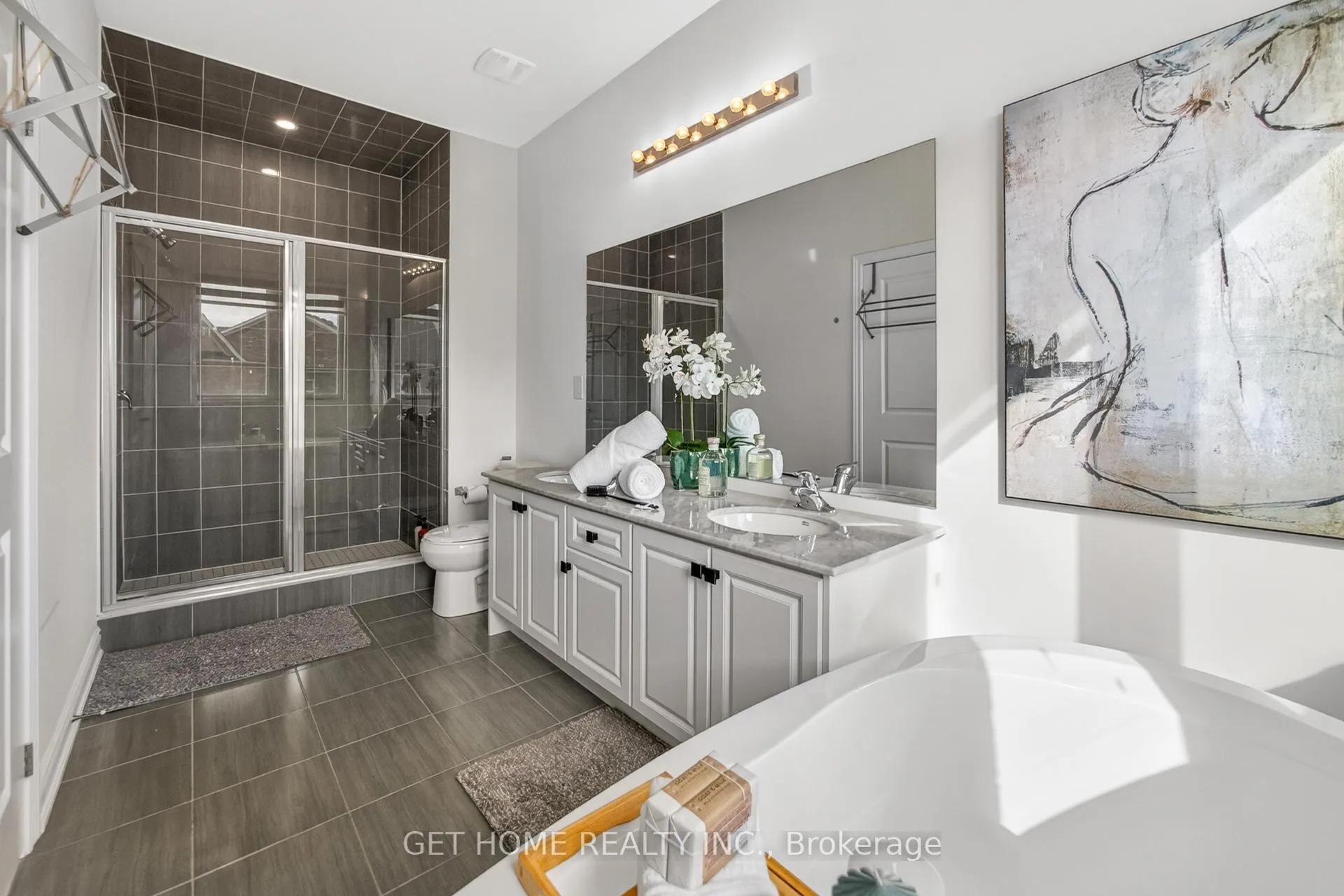 Photo 20 of 30 Lowell Crescent, Brampton, Credit Valley — HOMEH