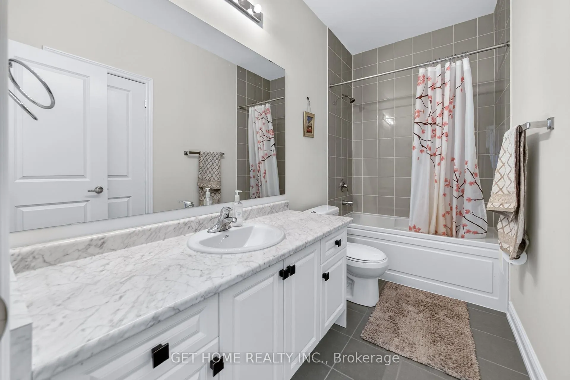 Photo 23 of 30 Lowell Crescent, Brampton, Credit Valley — HOMEH