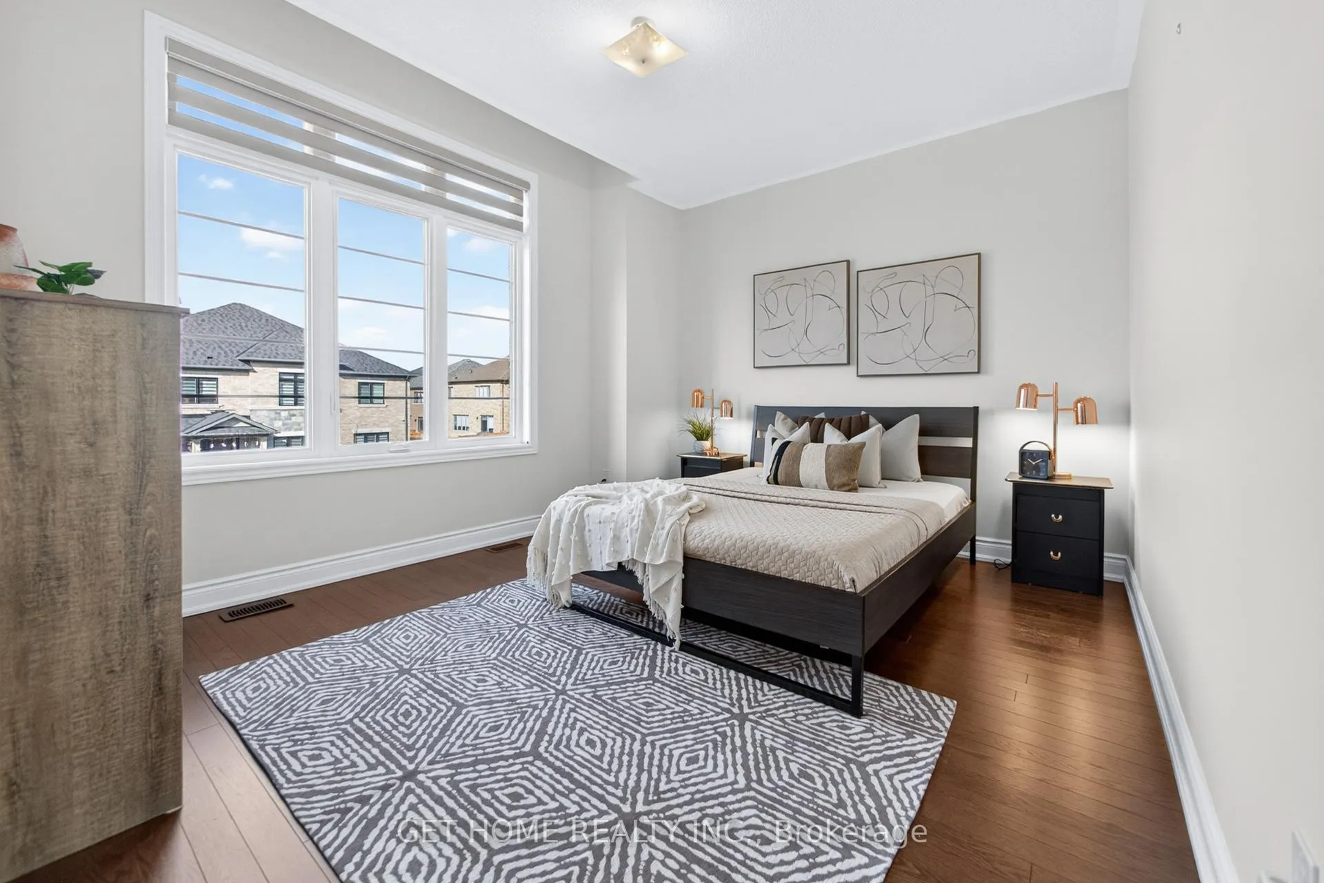 Photo 24 of 30 Lowell Crescent, Brampton, Credit Valley — HOMEH