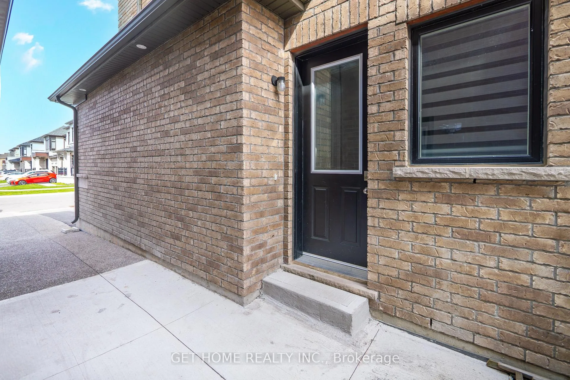 Photo 29 of 30 Lowell Crescent, Brampton, Credit Valley — HOMEH