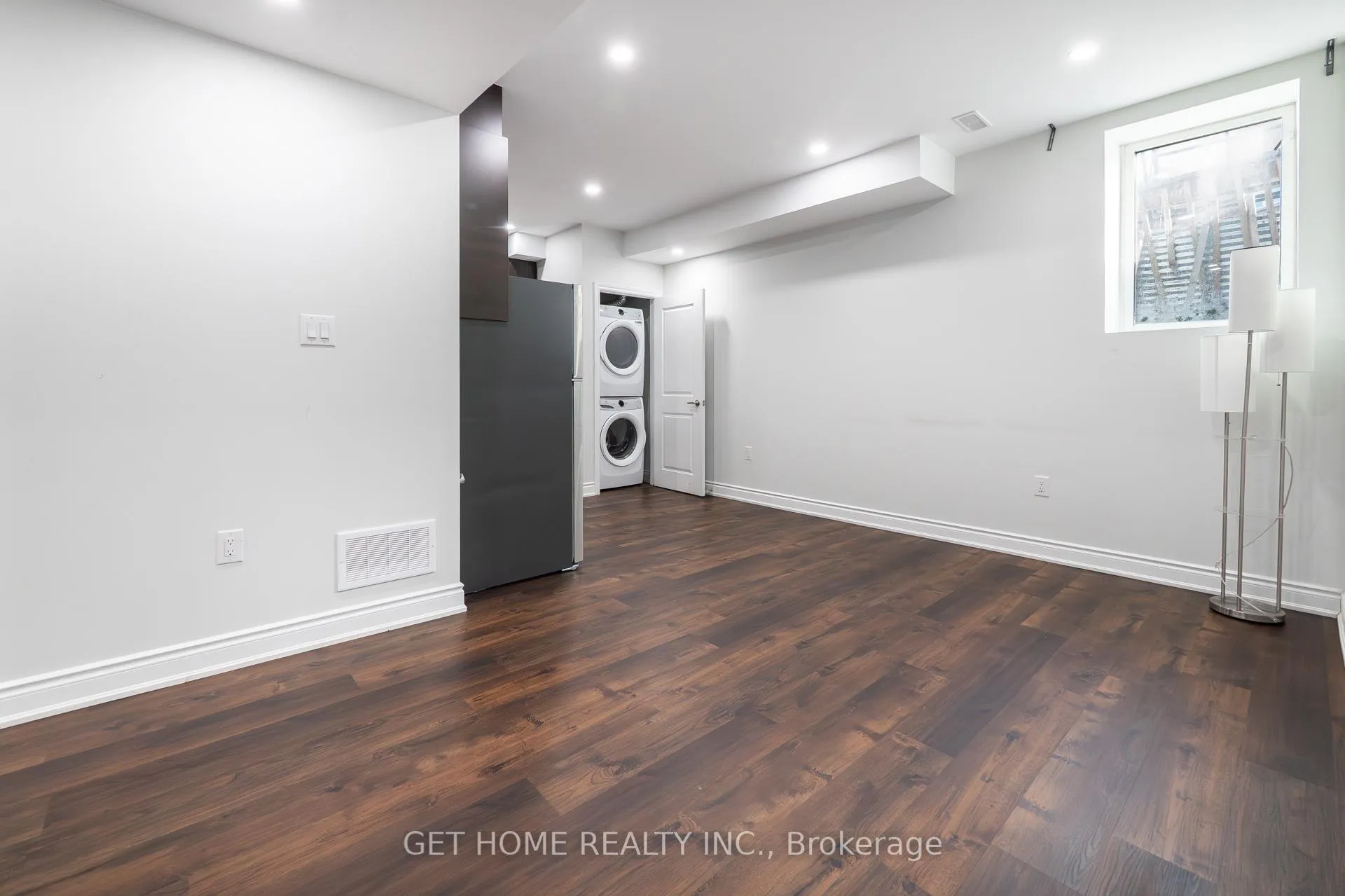 Photo 36 of 30 Lowell Crescent, Brampton, Credit Valley — HOMEH