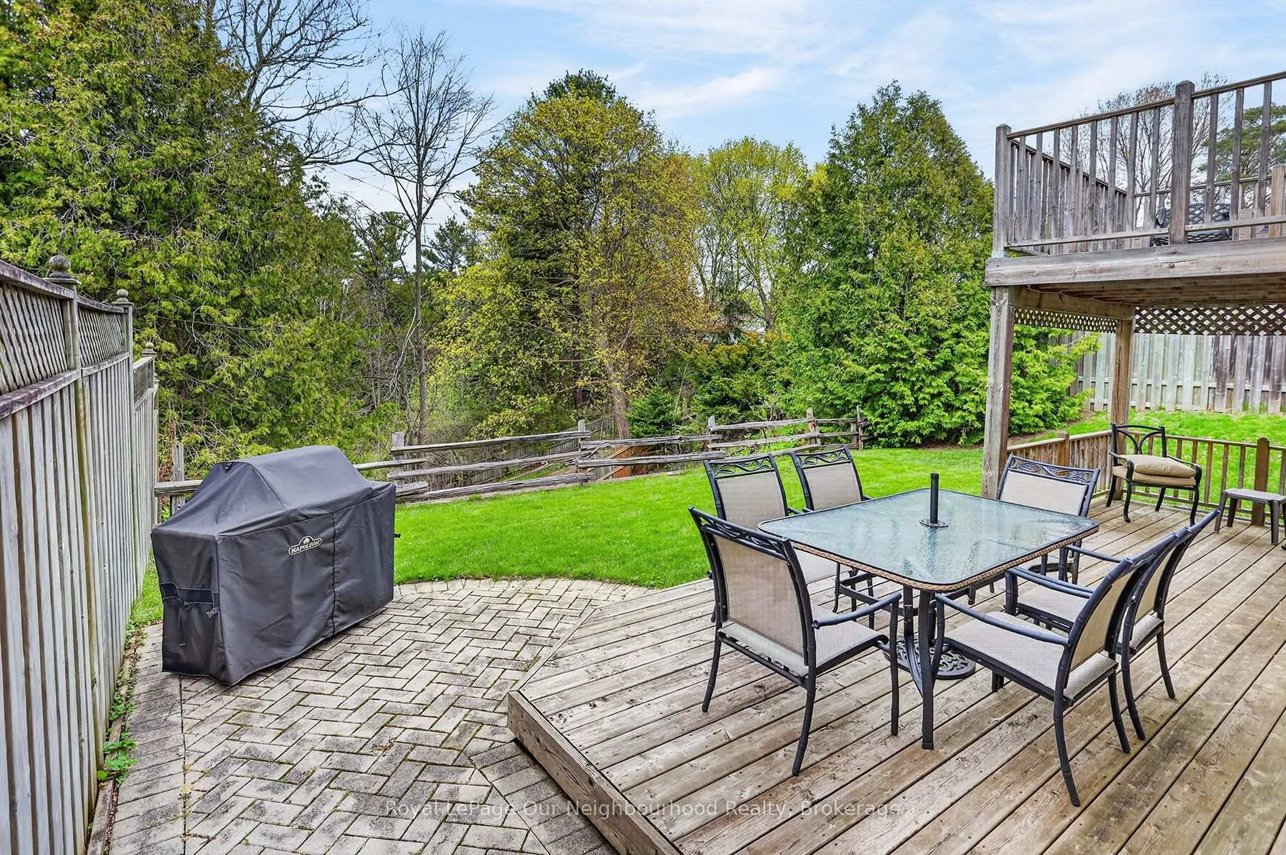 Photo 4 of 34 Brant Court, Oshawa, Samac — HOMEH