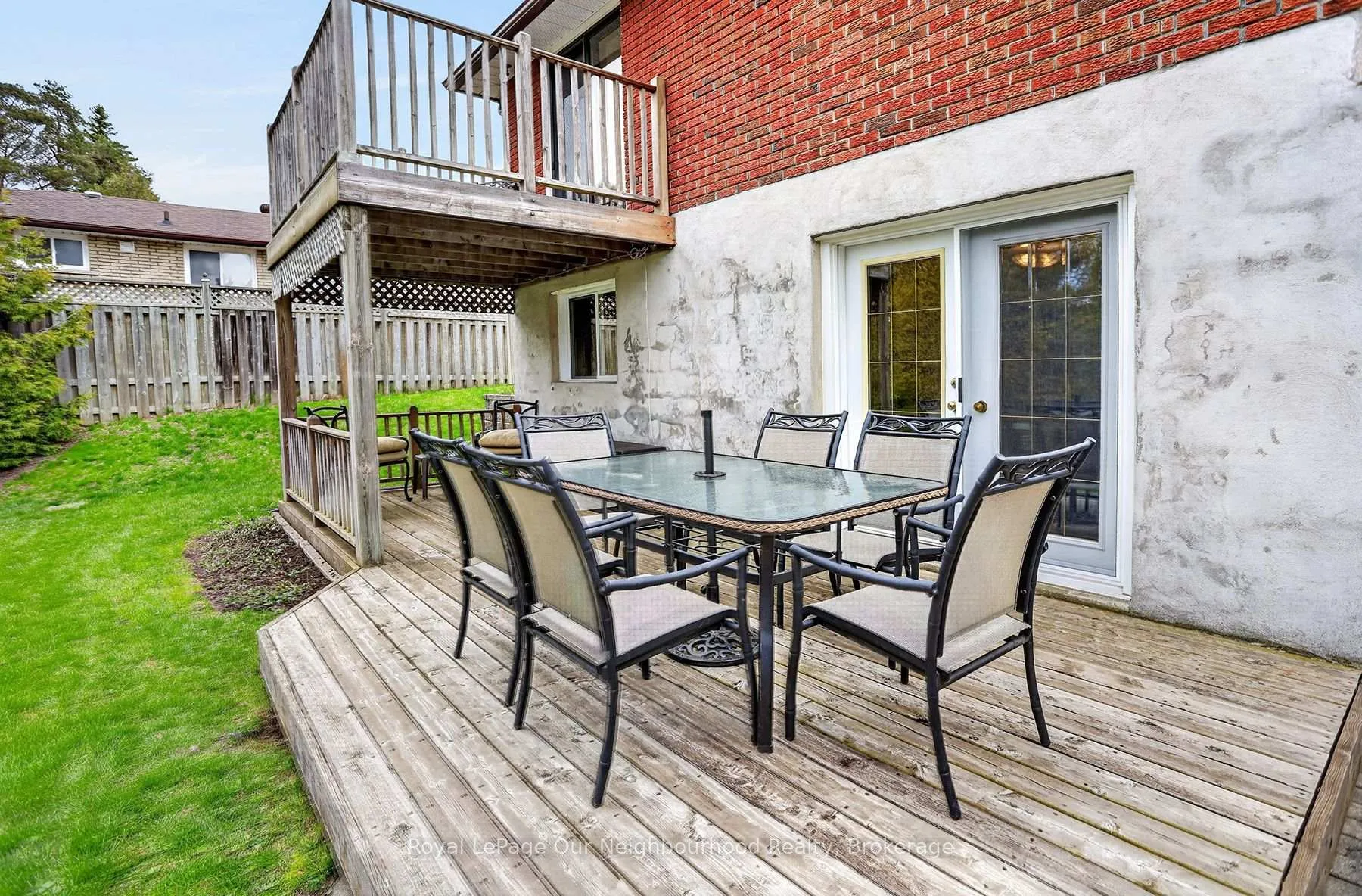 Photo 7 of 34 Brant Court, Oshawa, Samac — HOMEH