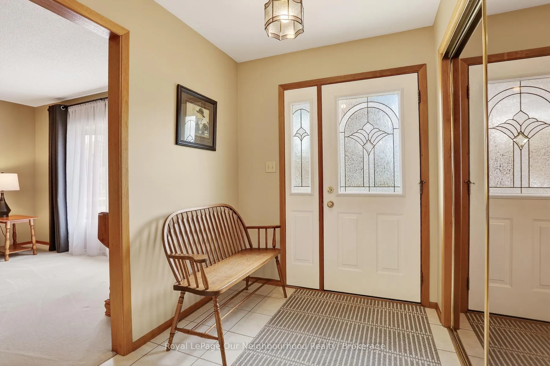Photo 9 of 34 Brant Court, Oshawa, Samac — HOMEH