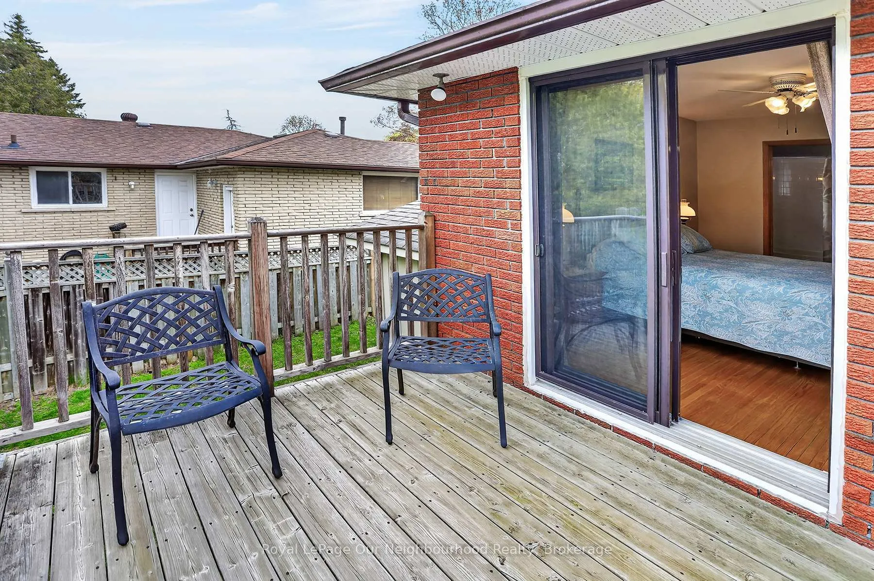 Photo 29 of 34 Brant Court, Oshawa, Samac — HOMEH