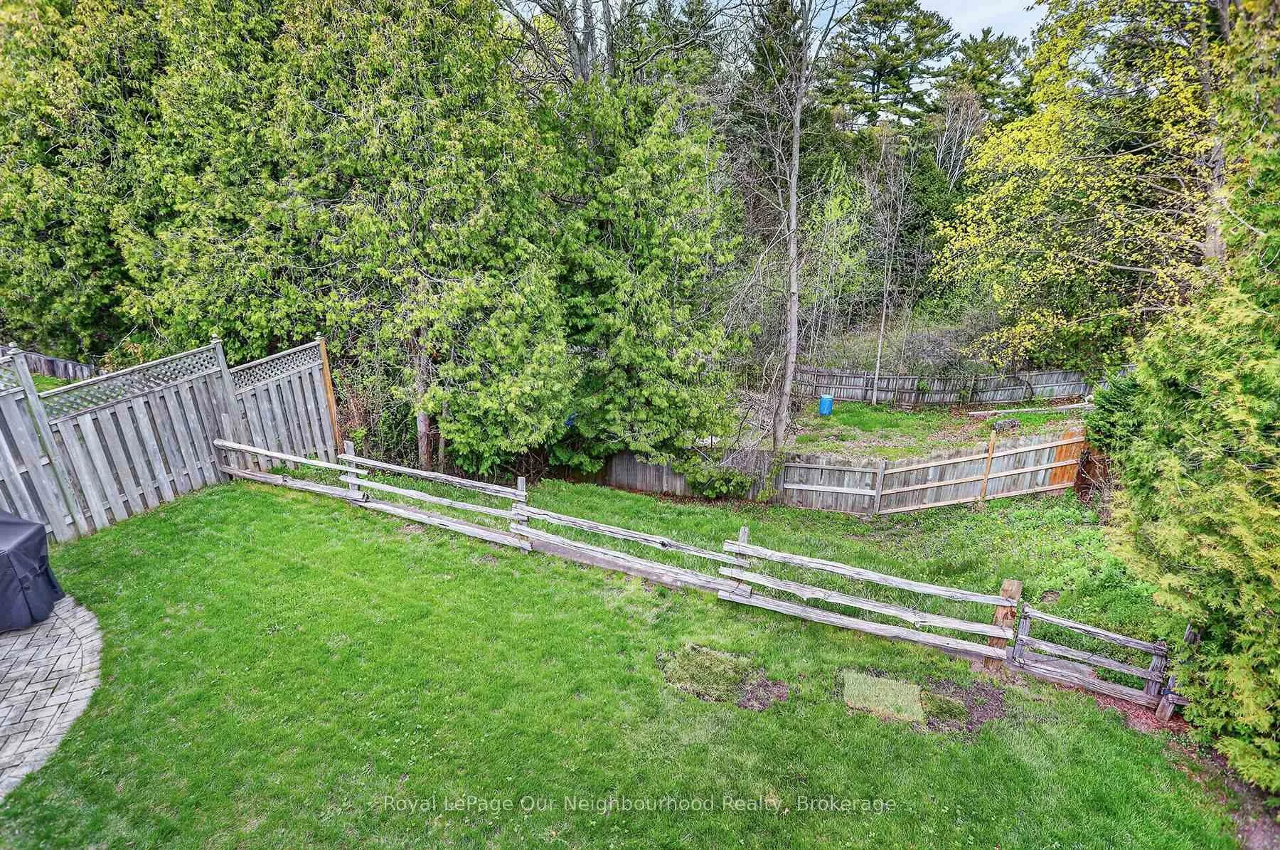Photo 30 of 34 Brant Court, Oshawa, Samac — HOMEH