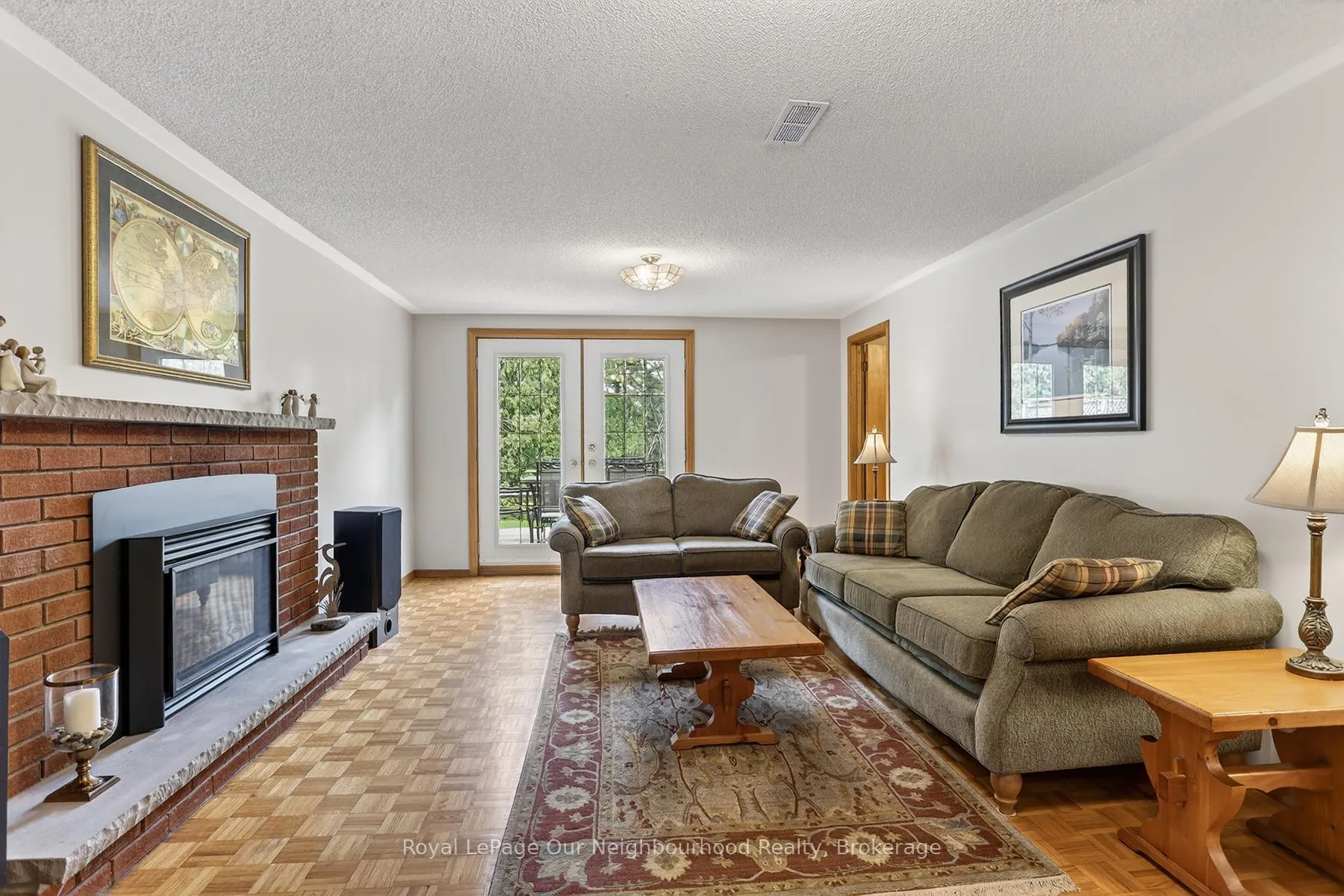 Photo 33 of 34 Brant Court, Oshawa, Samac — HOMEH