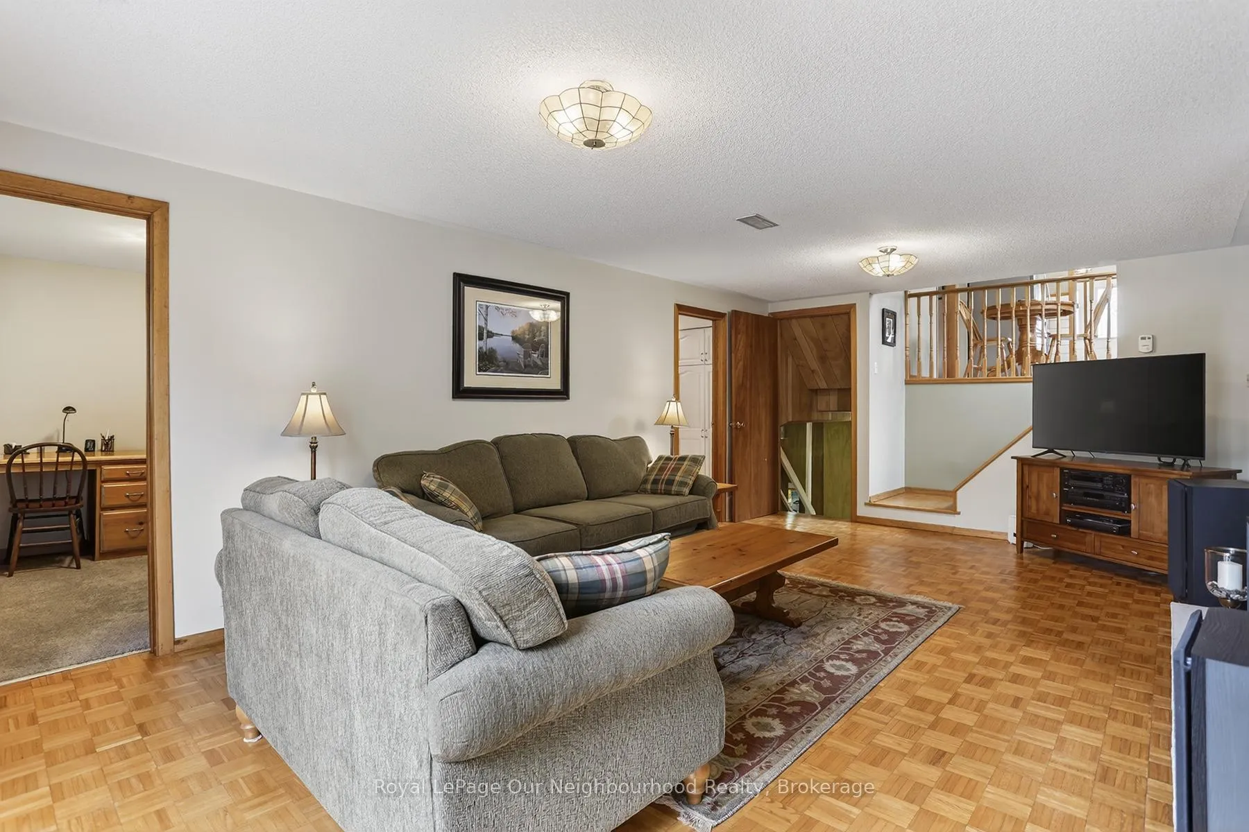 Photo 34 of 34 Brant Court, Oshawa, Samac — HOMEH