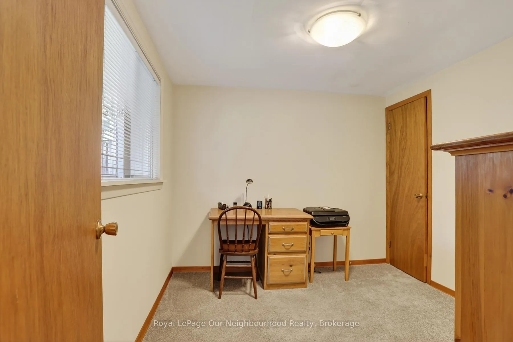 Photo 35 of 34 Brant Court, Oshawa, Samac — HOMEH