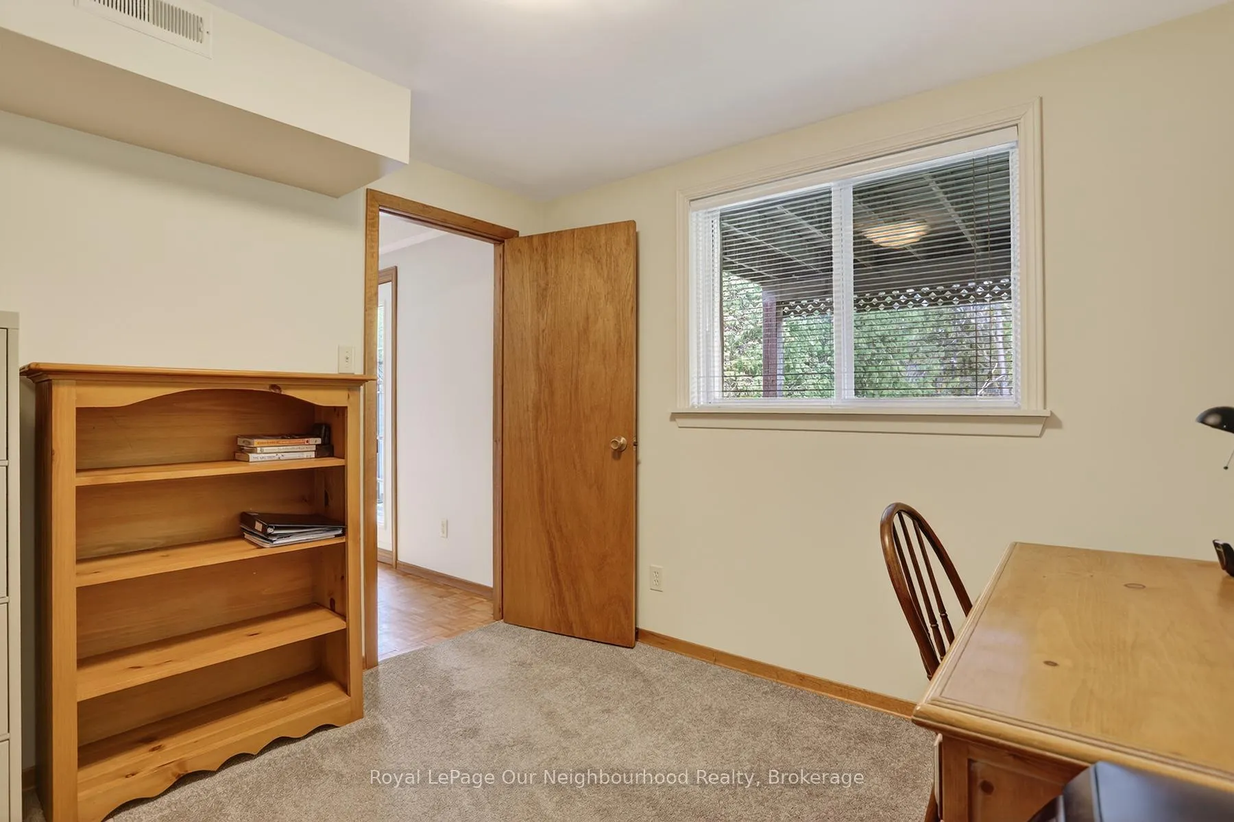Photo 36 of 34 Brant Court, Oshawa, Samac — HOMEH