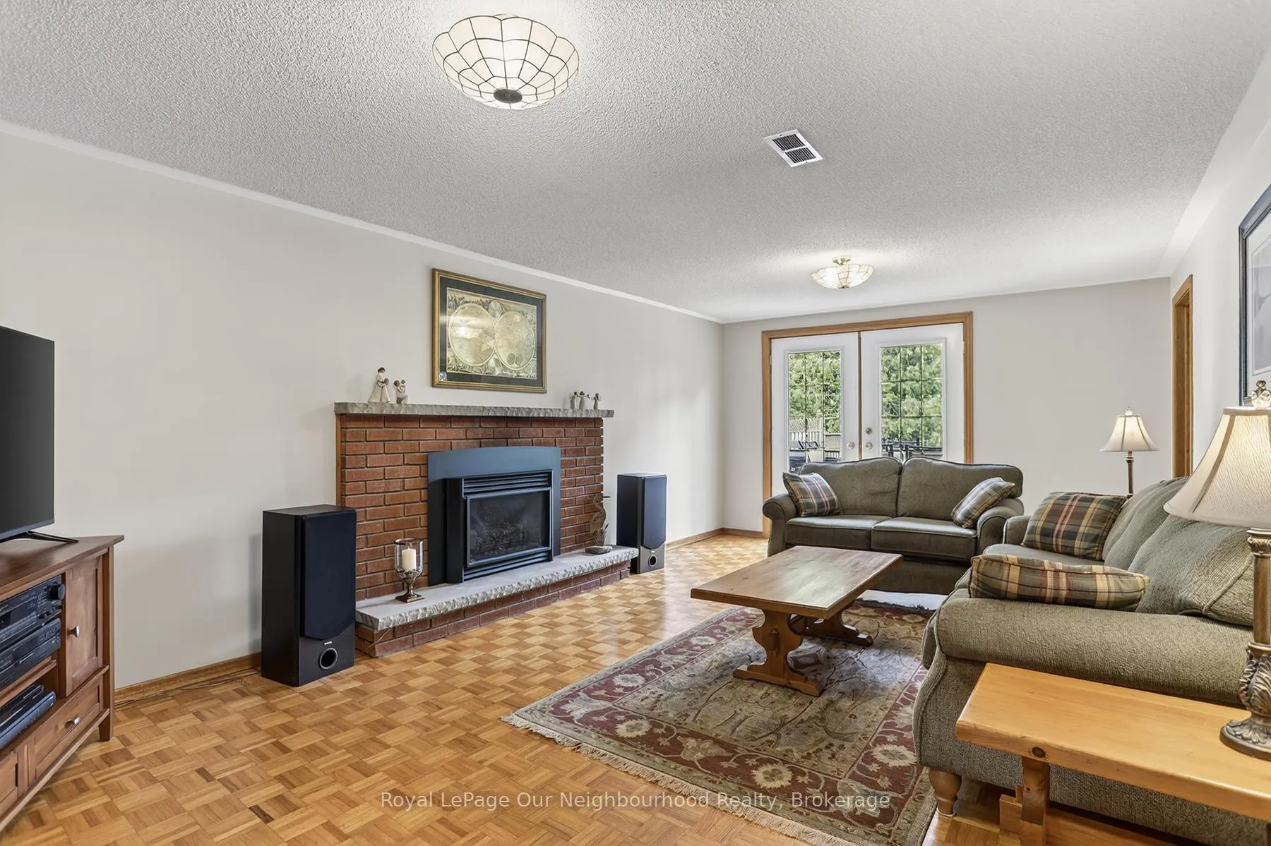 Photo 38 of 34 Brant Court, Oshawa, Samac — HOMEH