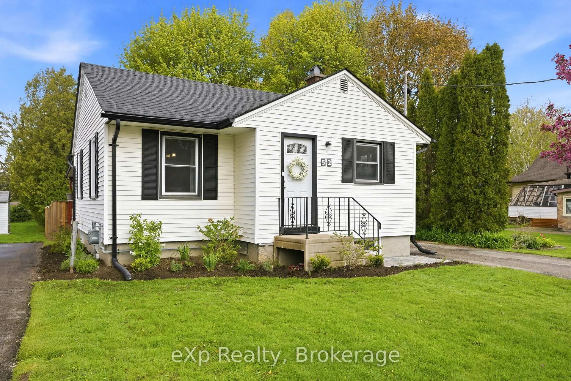 Photo 1 of 52 Avondale Avenue, Stratford — HOMEH