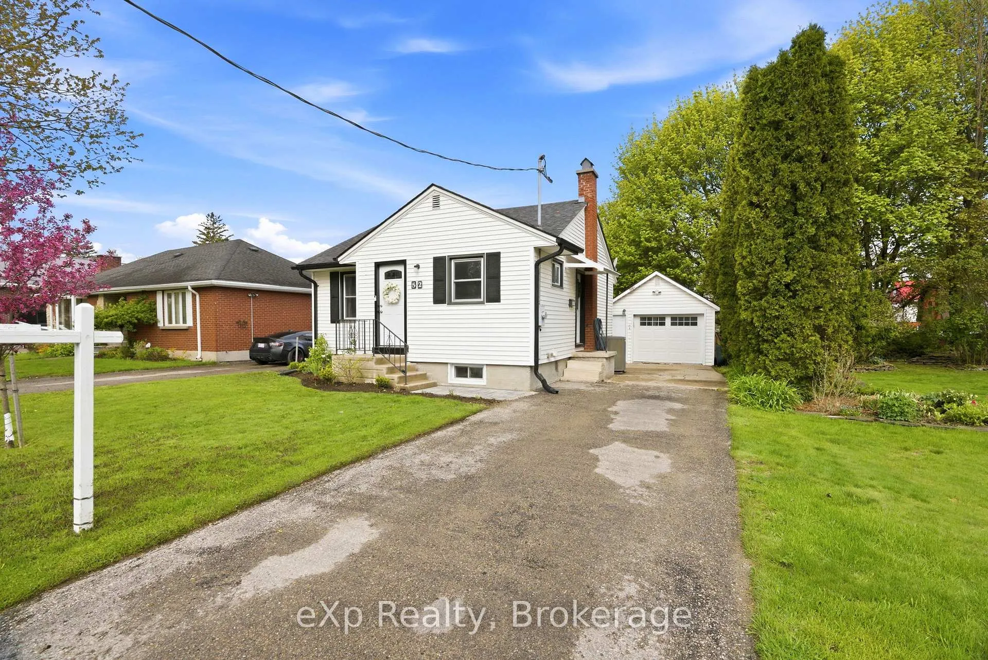 Photo 3 of 52 Avondale Avenue, Stratford — HOMEH