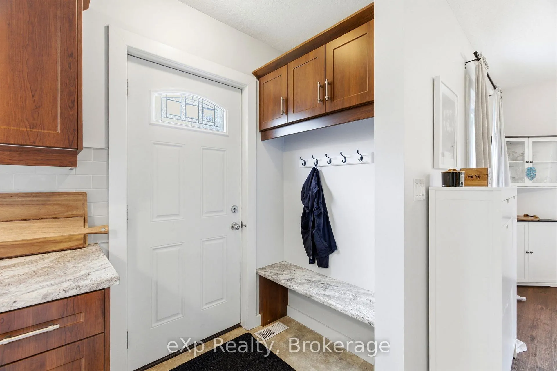 Photo 5 of 52 Avondale Avenue, Stratford — HOMEH