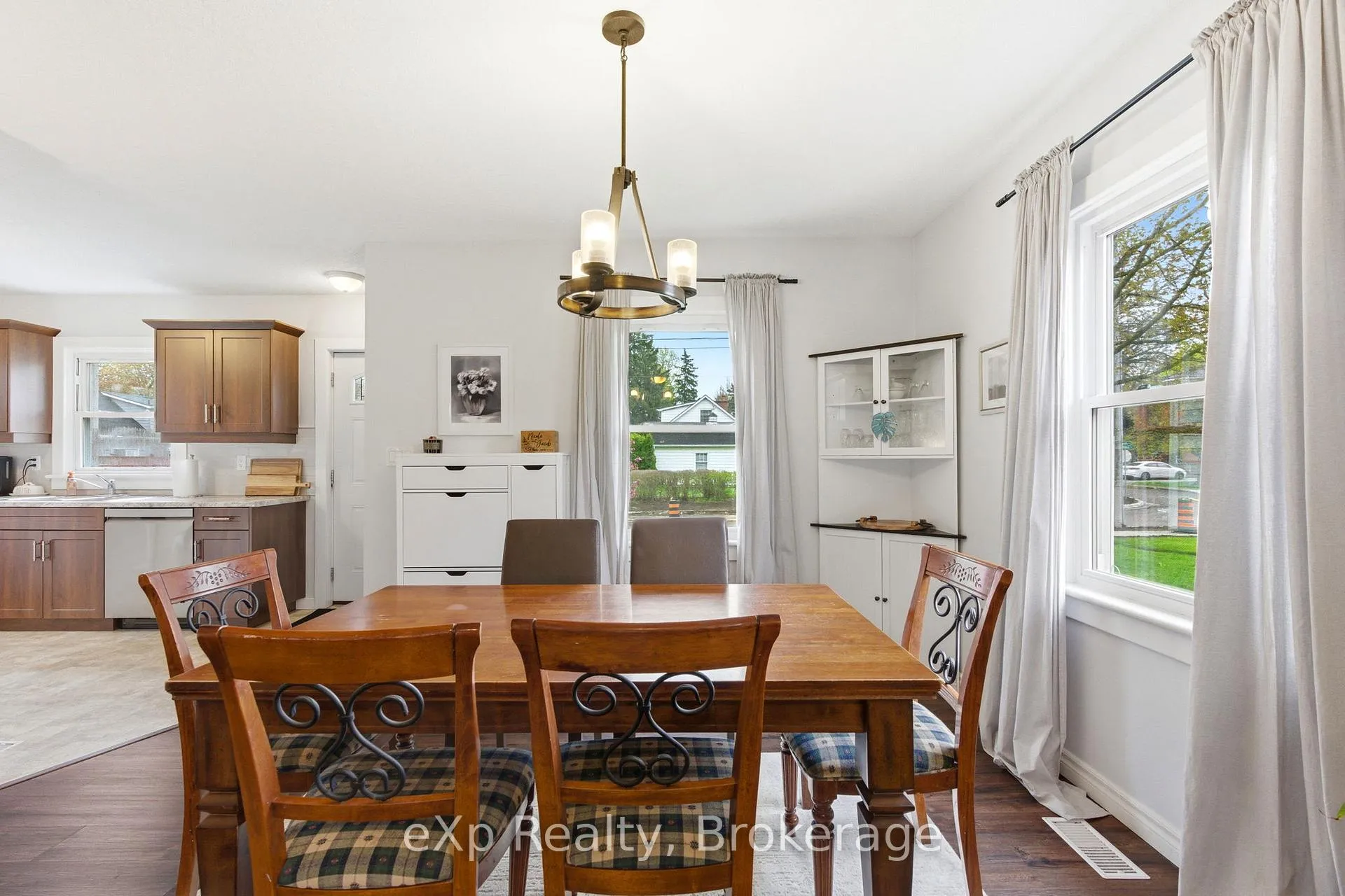 Photo 12 of 52 Avondale Avenue, Stratford — HOMEH