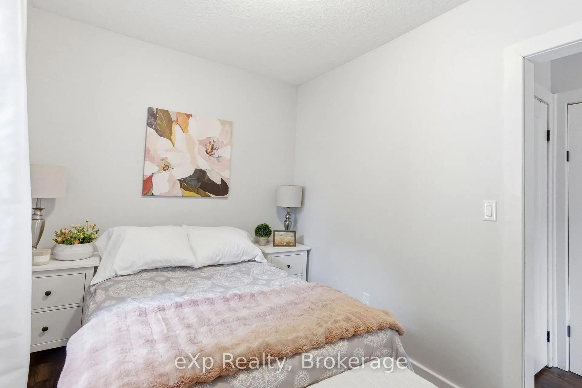 Photo 18 of 52 Avondale Avenue, Stratford — HOMEH