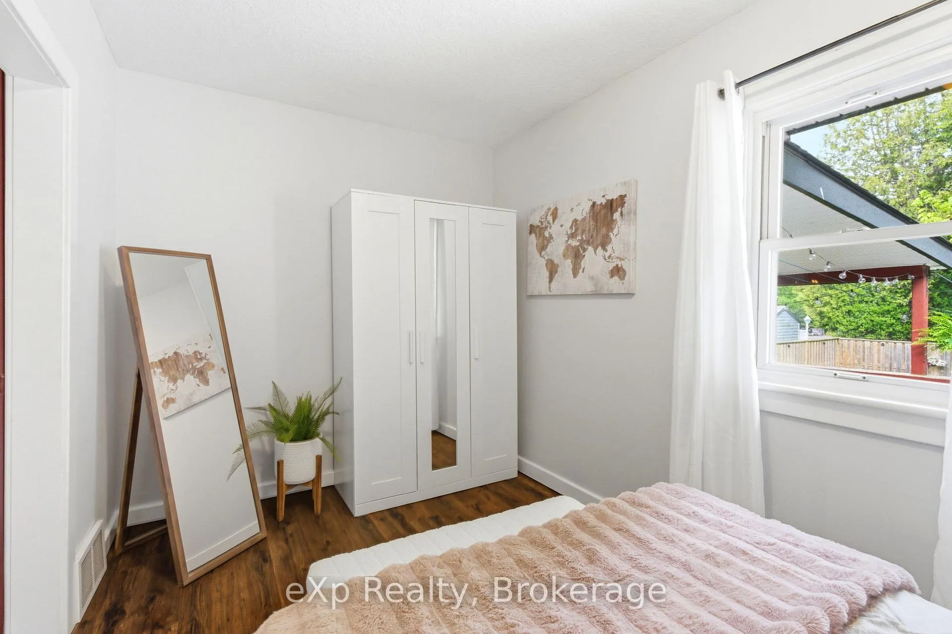 Photo 19 of 52 Avondale Avenue, Stratford — HOMEH