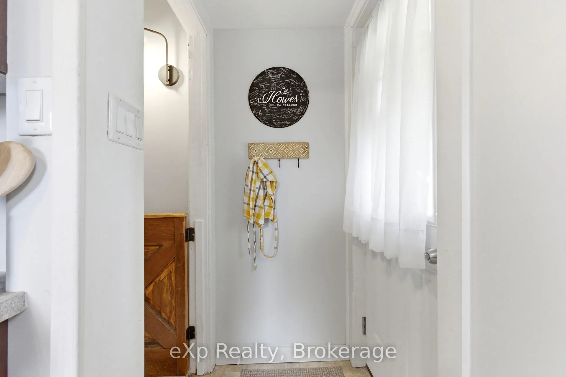 Photo 21 of 52 Avondale Avenue, Stratford — HOMEH