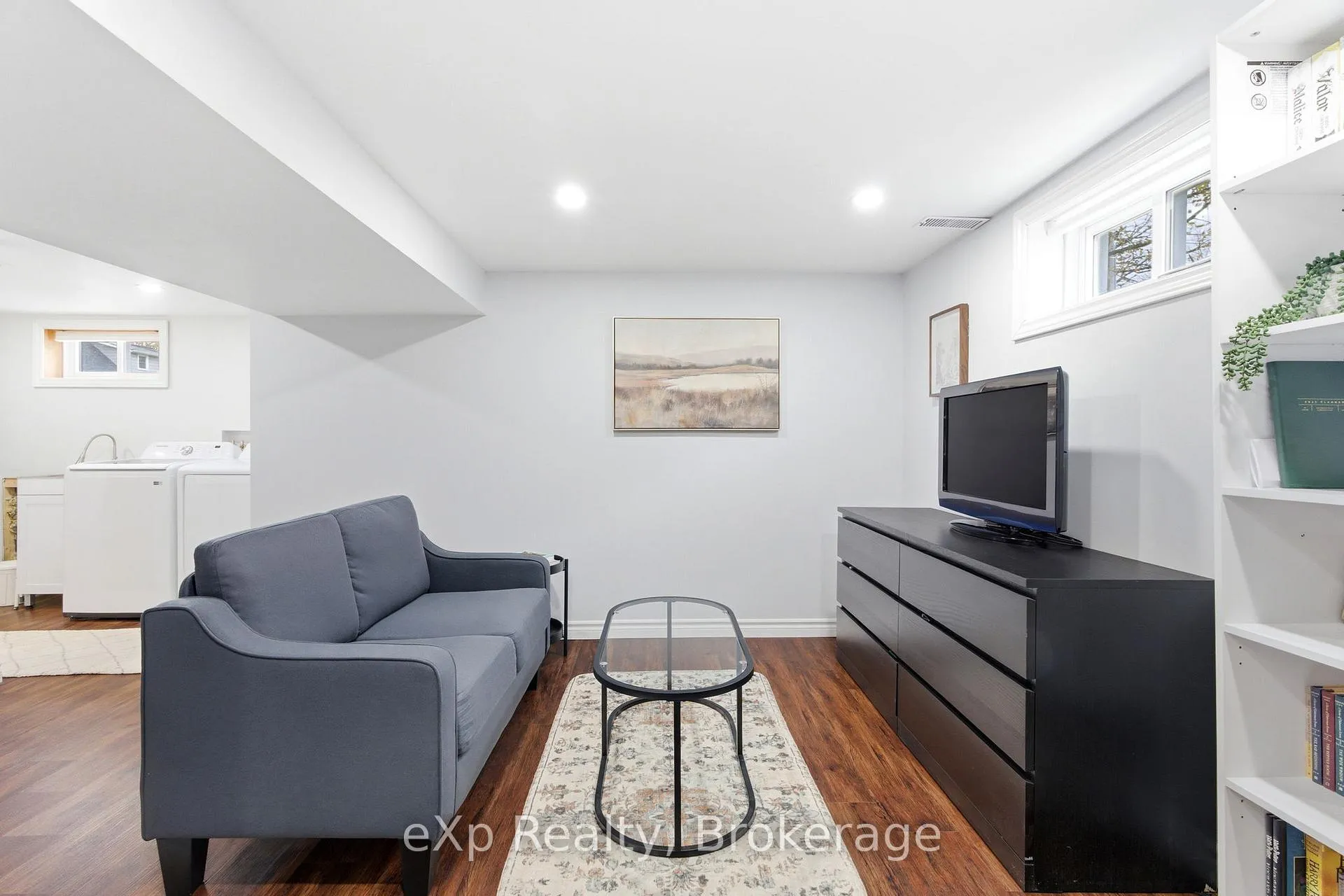 Photo 23 of 52 Avondale Avenue, Stratford — HOMEH
