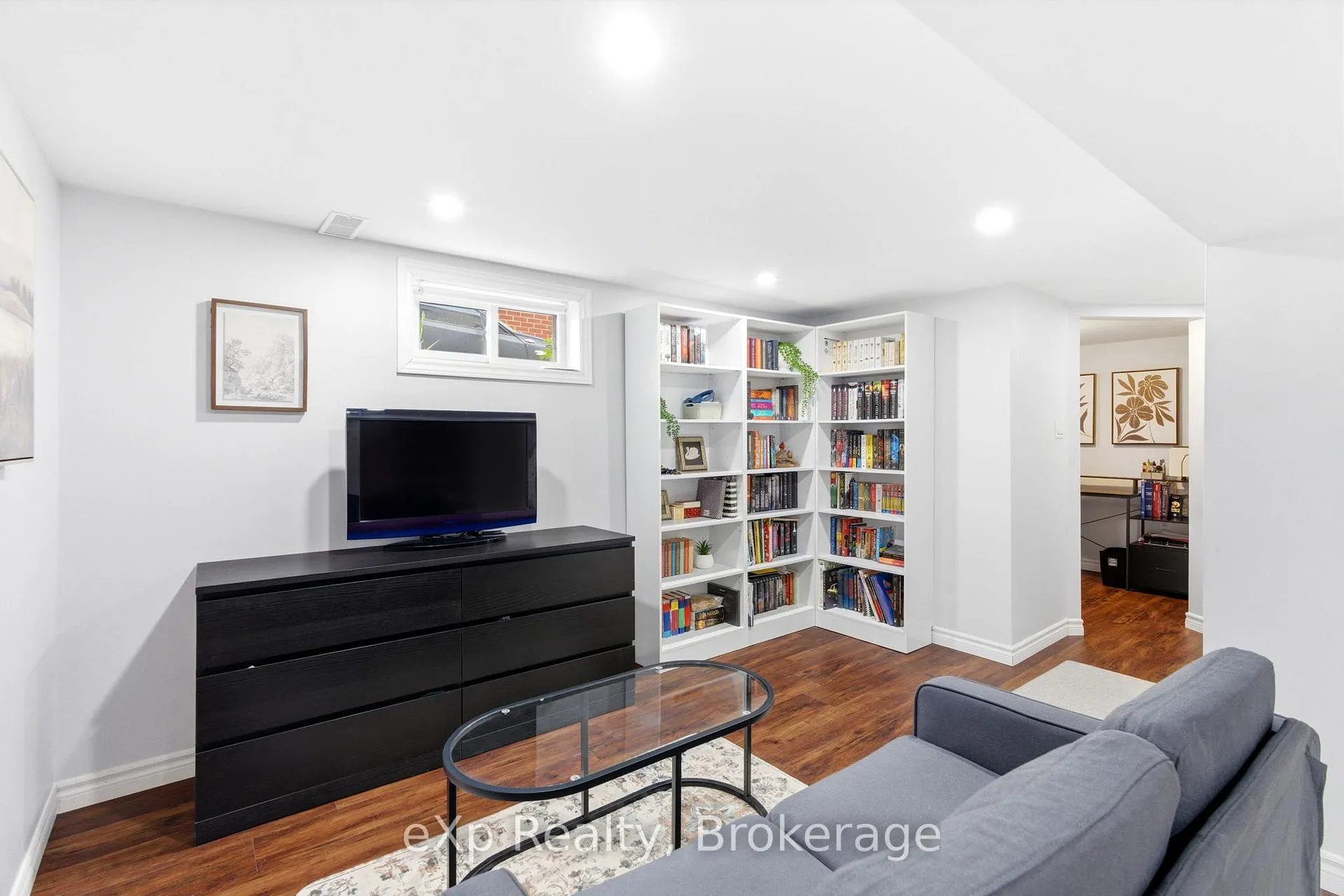 Photo 25 of 52 Avondale Avenue, Stratford — HOMEH