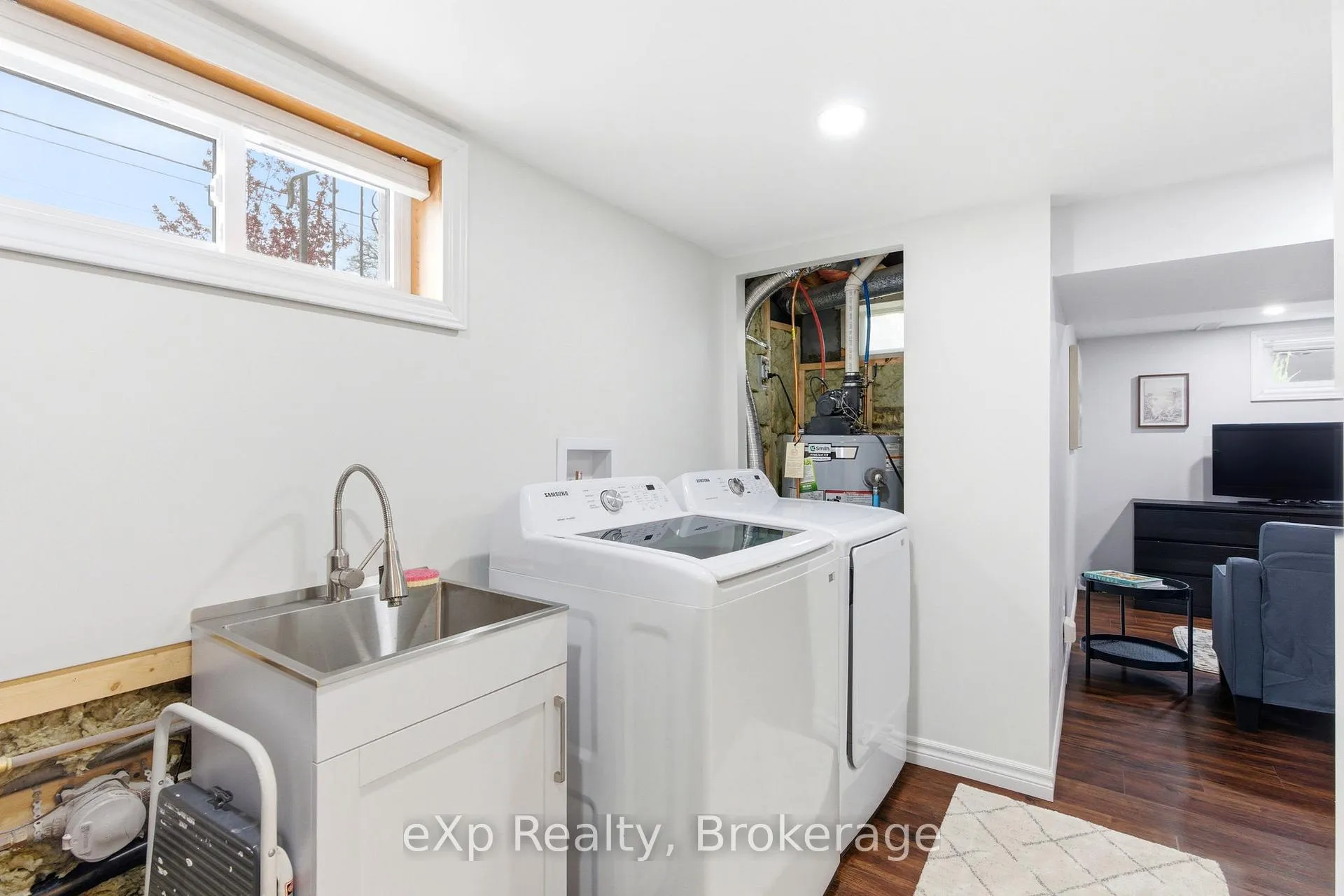 Photo 33 of 52 Avondale Avenue, Stratford — HOMEH