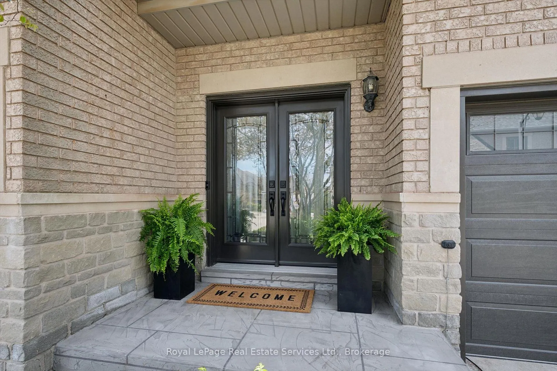 Photo 2 of Unit 32, 2250 Rockingham Drive, Oakville, Joshua Creek — HOMEH
