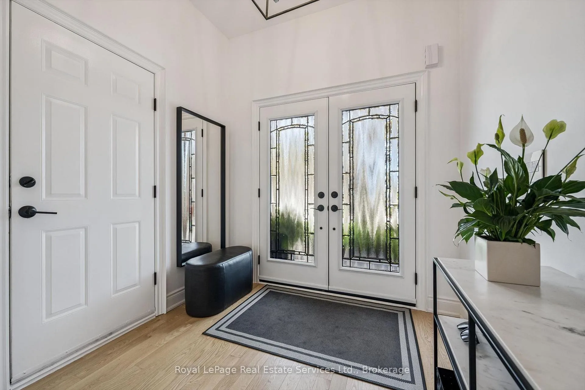 Photo 3 of Unit 32, 2250 Rockingham Drive, Oakville, Joshua Creek — HOMEH