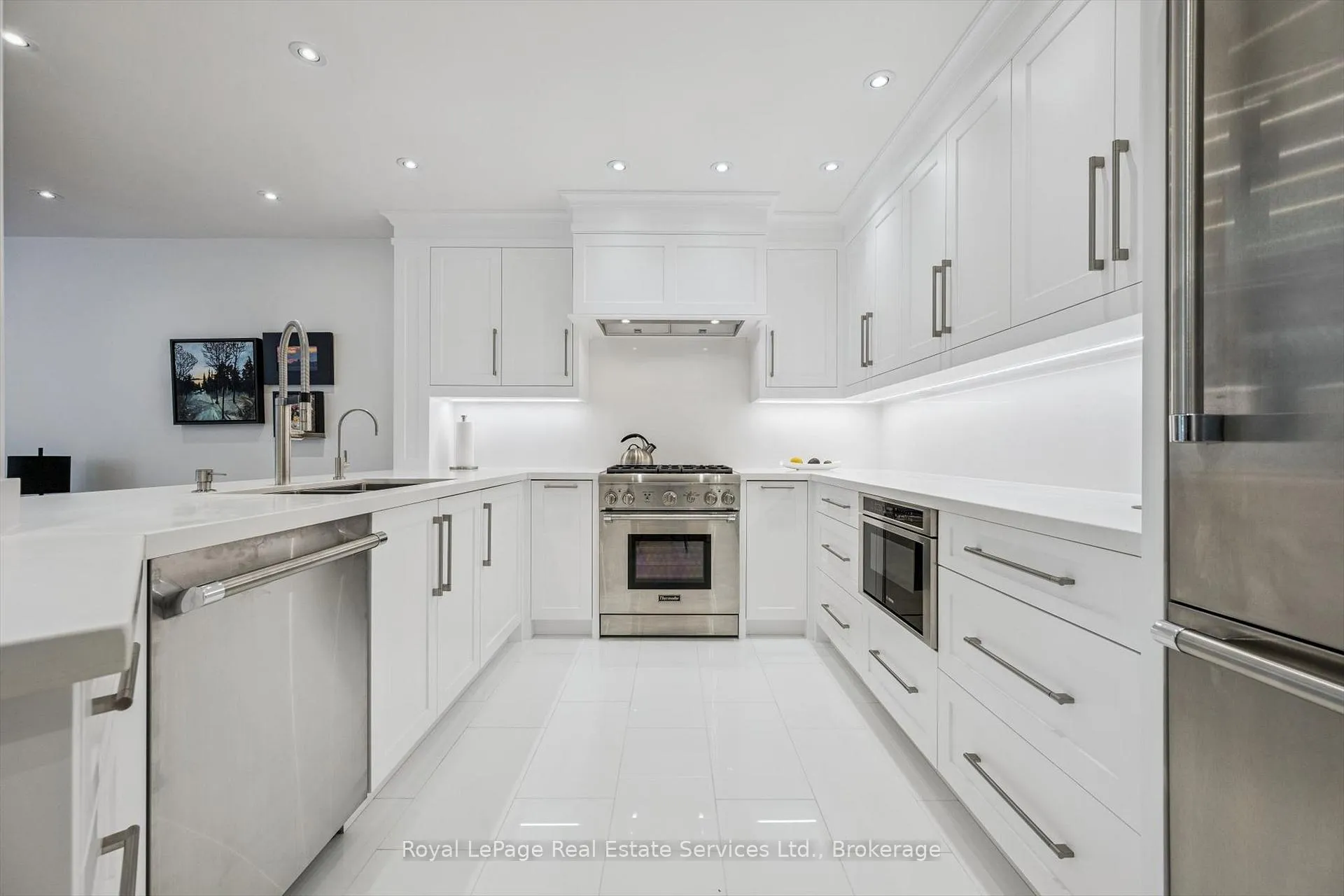 Photo 5 of Unit 32, 2250 Rockingham Drive, Oakville, Joshua Creek — HOMEH