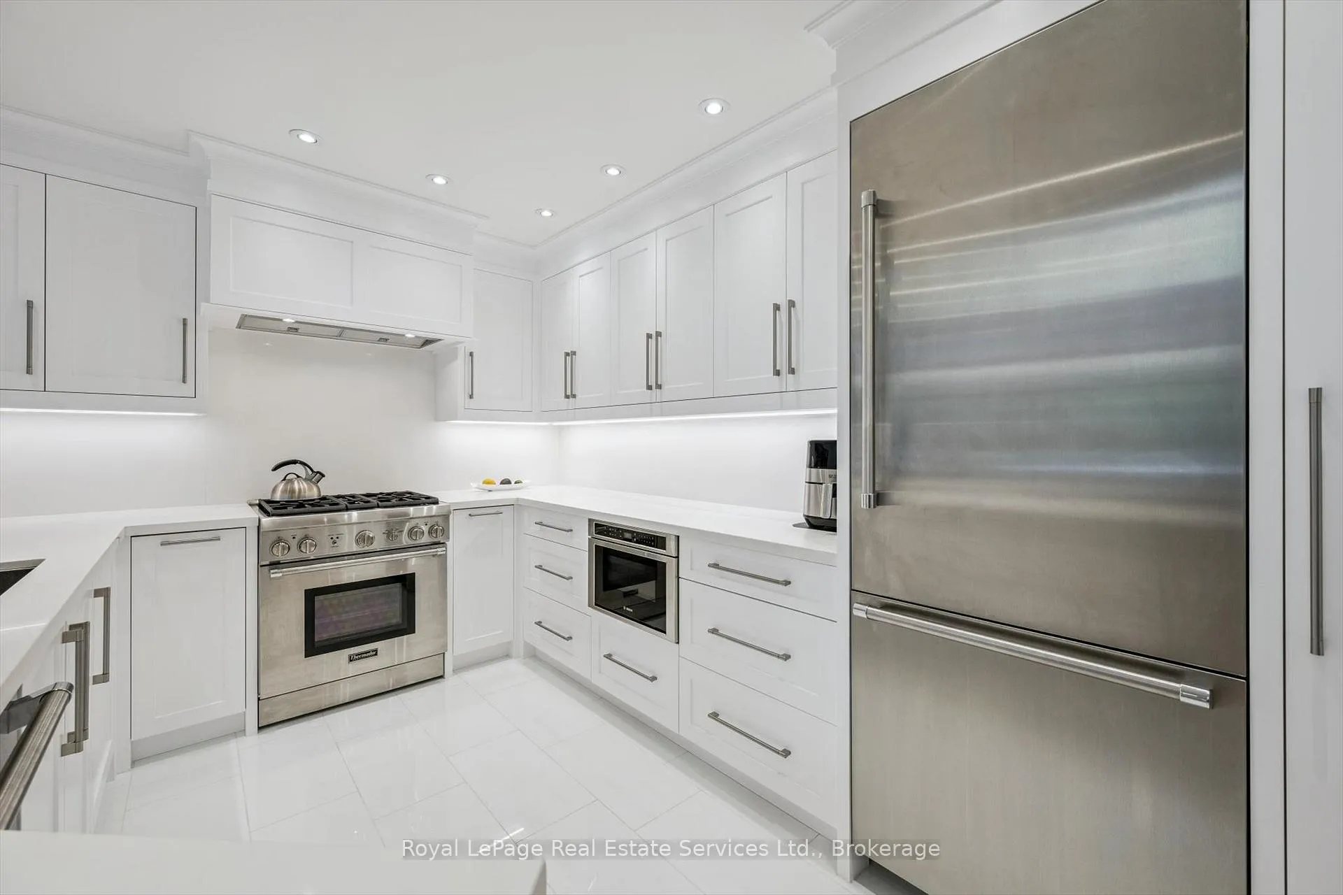Photo 12 of Unit 32, 2250 Rockingham Drive, Oakville, Joshua Creek — HOMEH