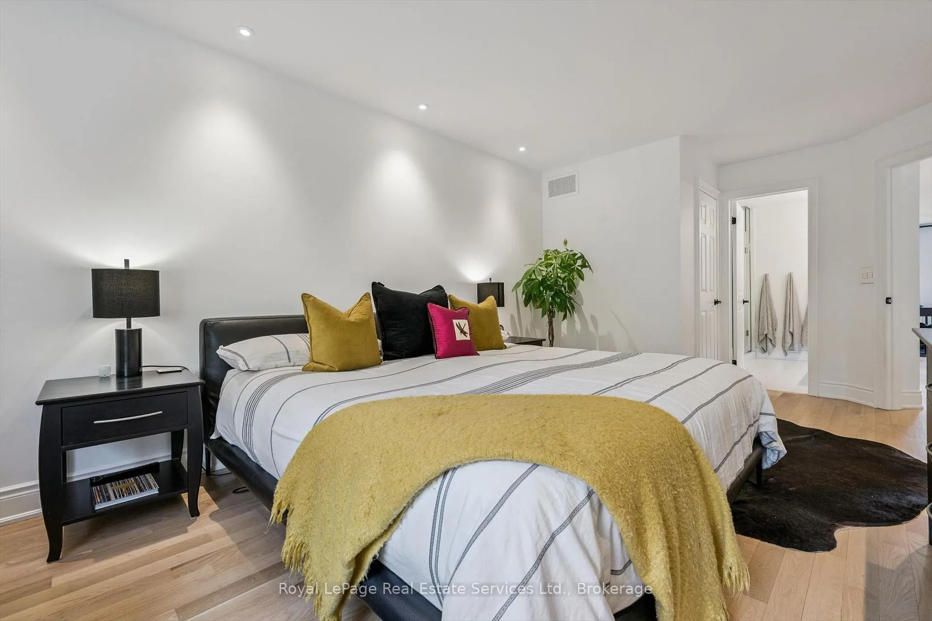 Photo 17 of Unit 32, 2250 Rockingham Drive, Oakville, Joshua Creek — HOMEH
