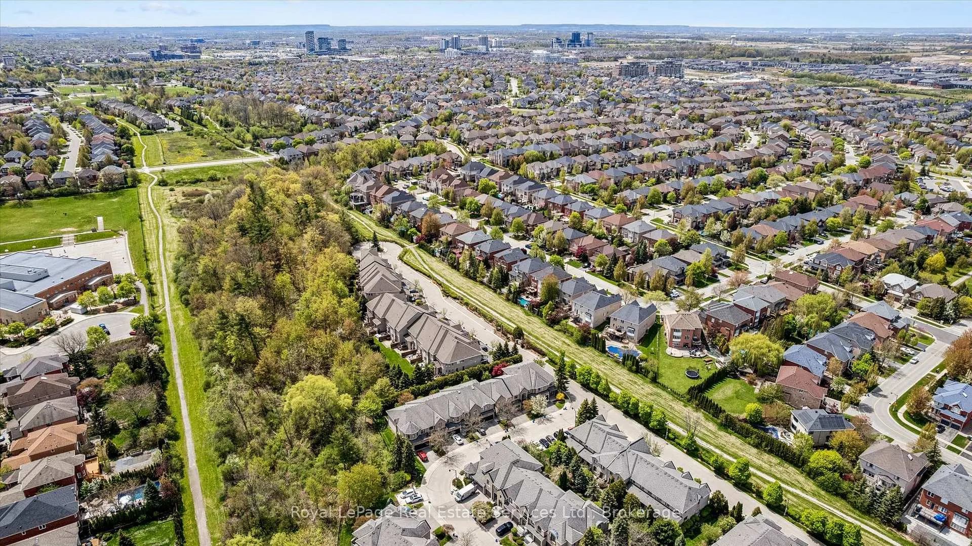 Photo 32 of Unit 32, 2250 Rockingham Drive, Oakville, Joshua Creek — HOMEH