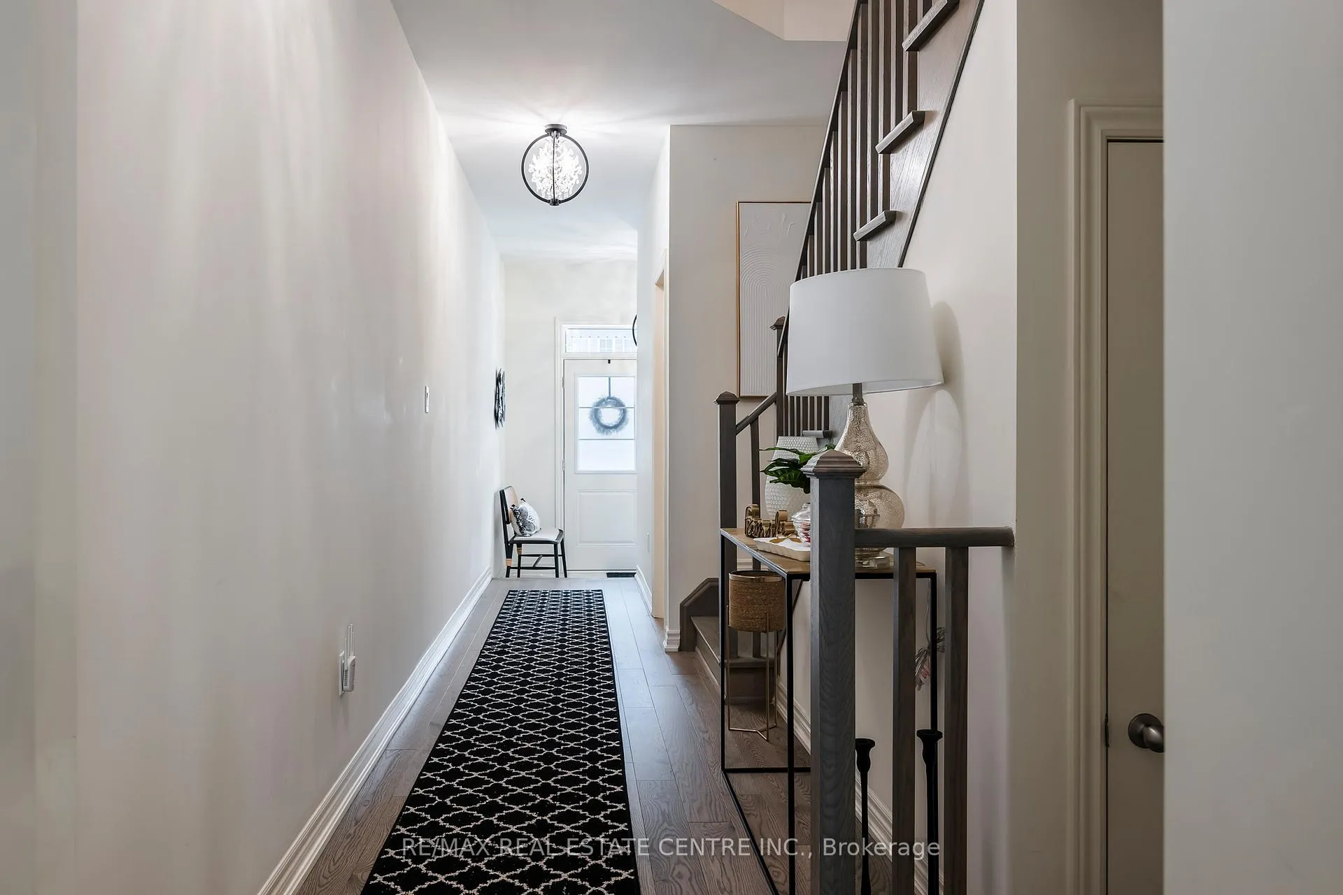 Photo 5 of 106 Adventura Road, Brampton, Northwest Brampton — HOMEH
