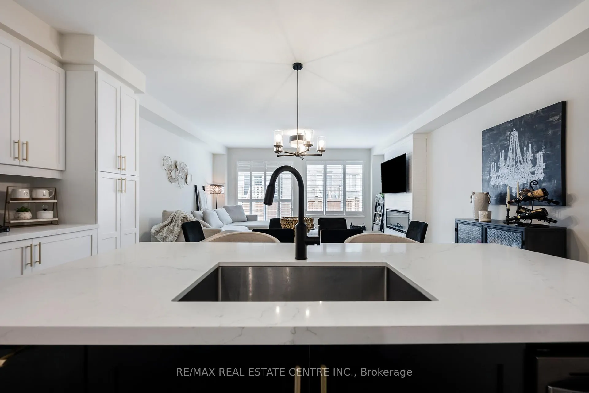 Photo 10 of 106 Adventura Road, Brampton, Northwest Brampton — HOMEH