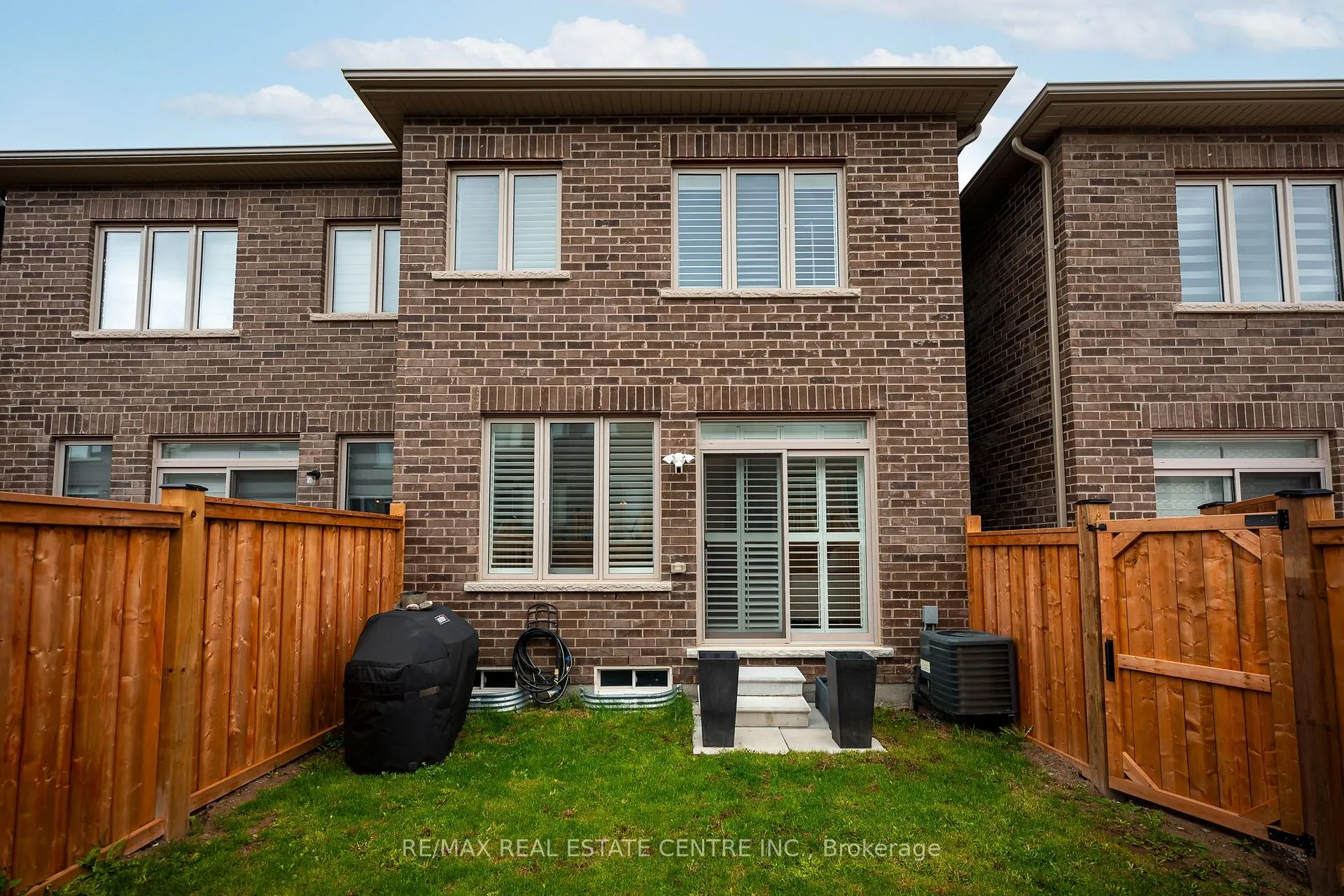 Photo 34 of 106 Adventura Road, Brampton, Northwest Brampton — HOMEH