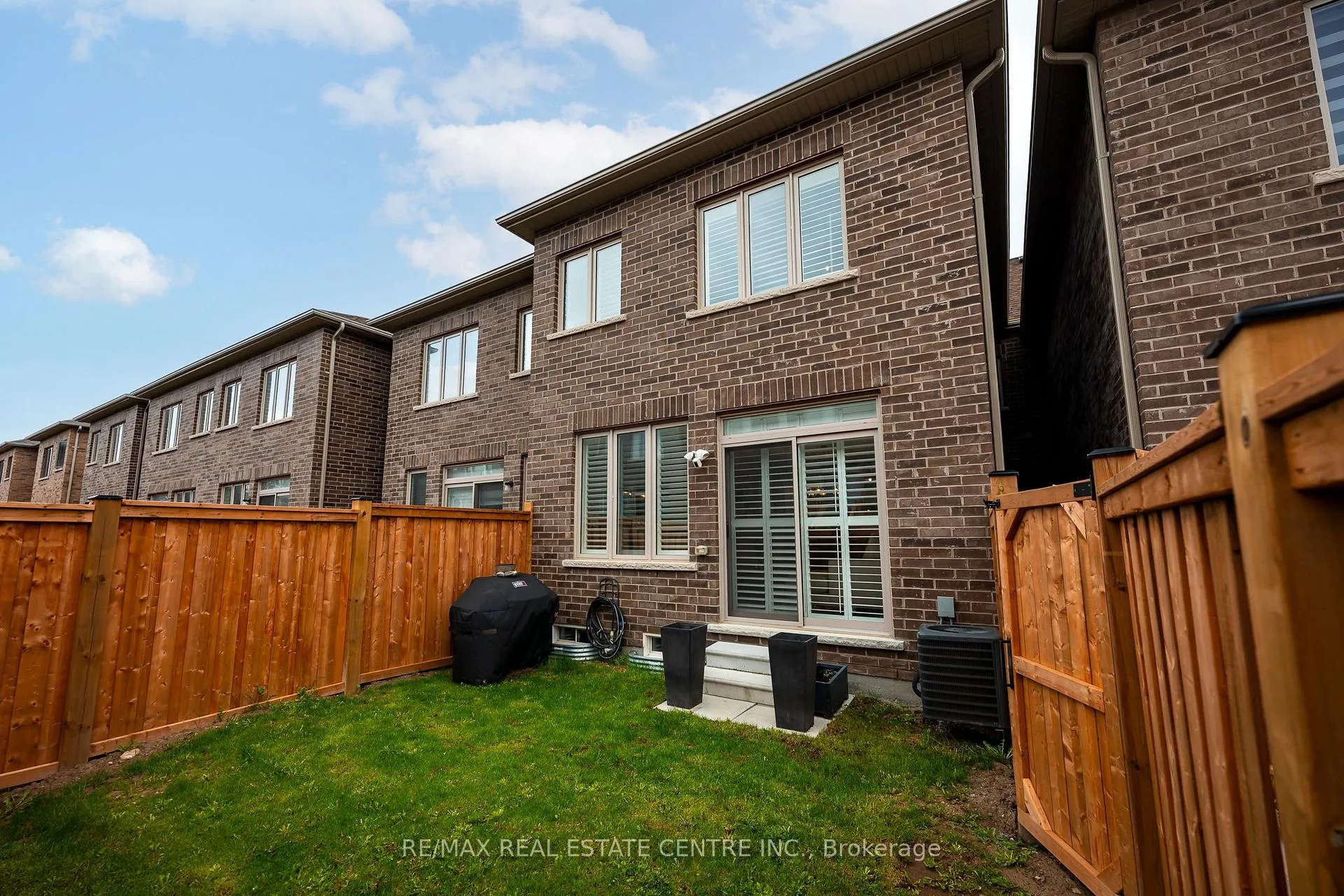 Photo 35 of 106 Adventura Road, Brampton, Northwest Brampton — HOMEH
