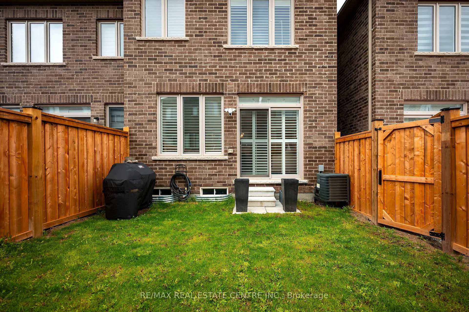 Photo 36 of 106 Adventura Road, Brampton, Northwest Brampton — HOMEH