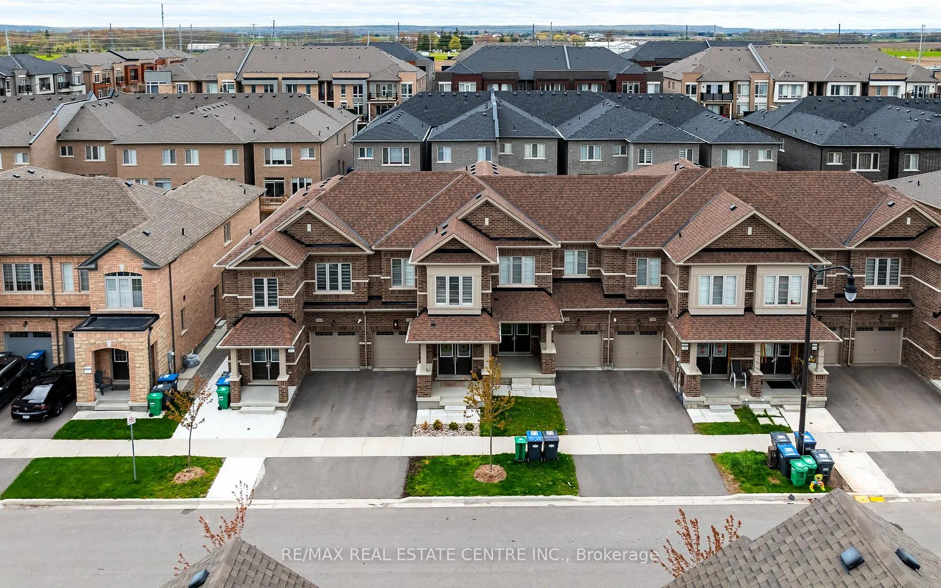 Photo 42 of 106 Adventura Road, Brampton, Northwest Brampton — HOMEH
