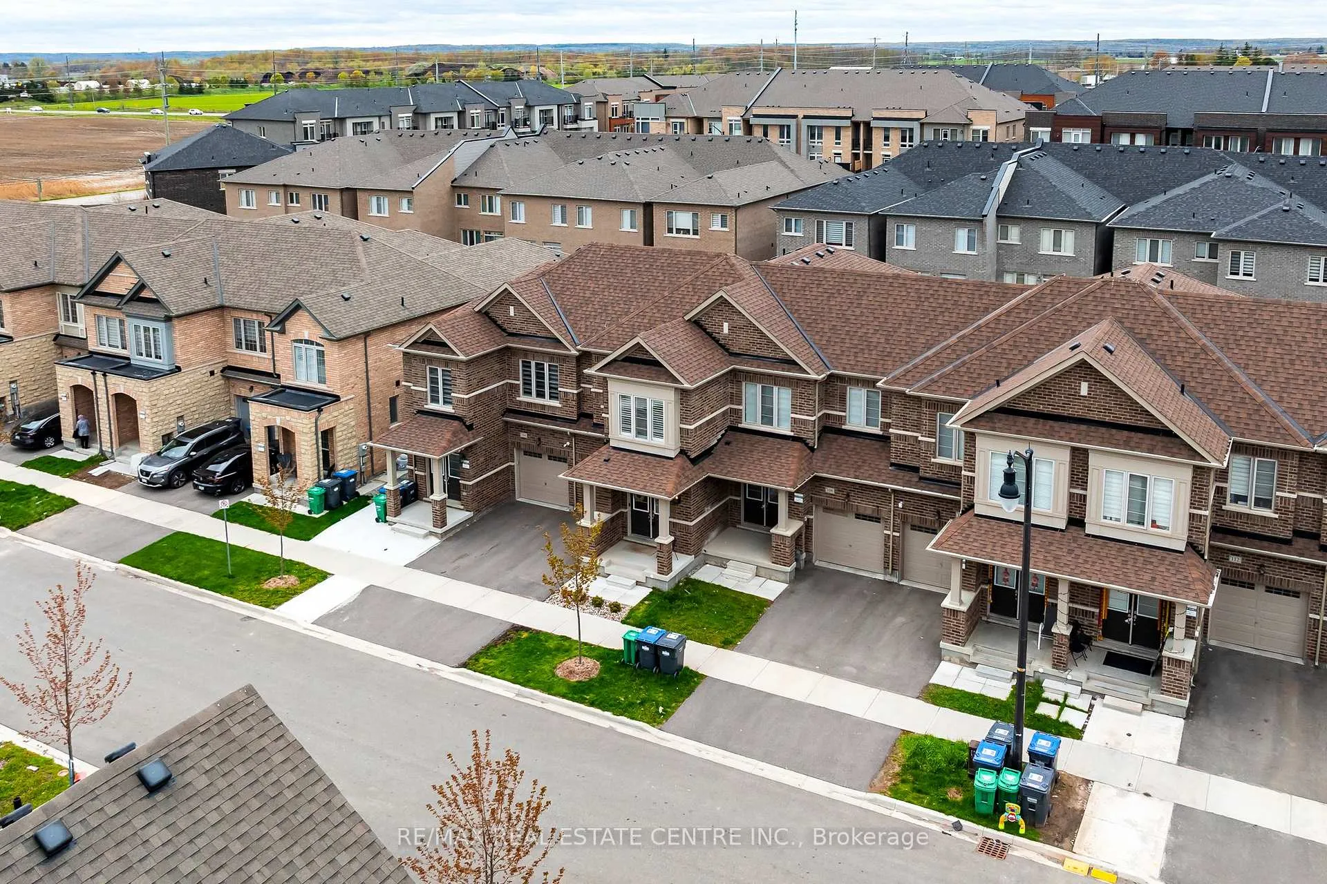 Photo 43 of 106 Adventura Road, Brampton, Northwest Brampton — HOMEH