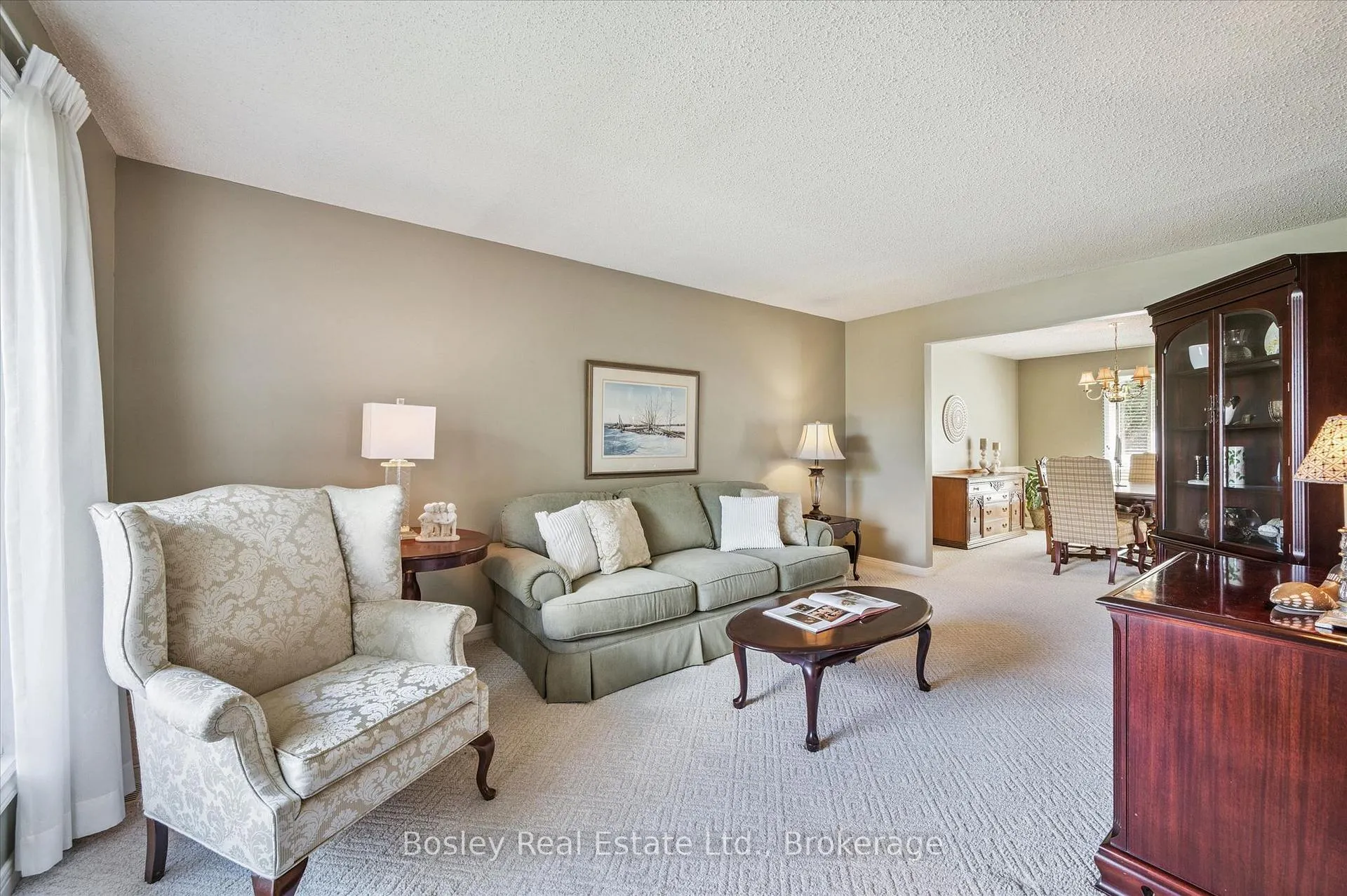 Photo 8 of 176 Westvale Drive, Waterloo — HOMEH