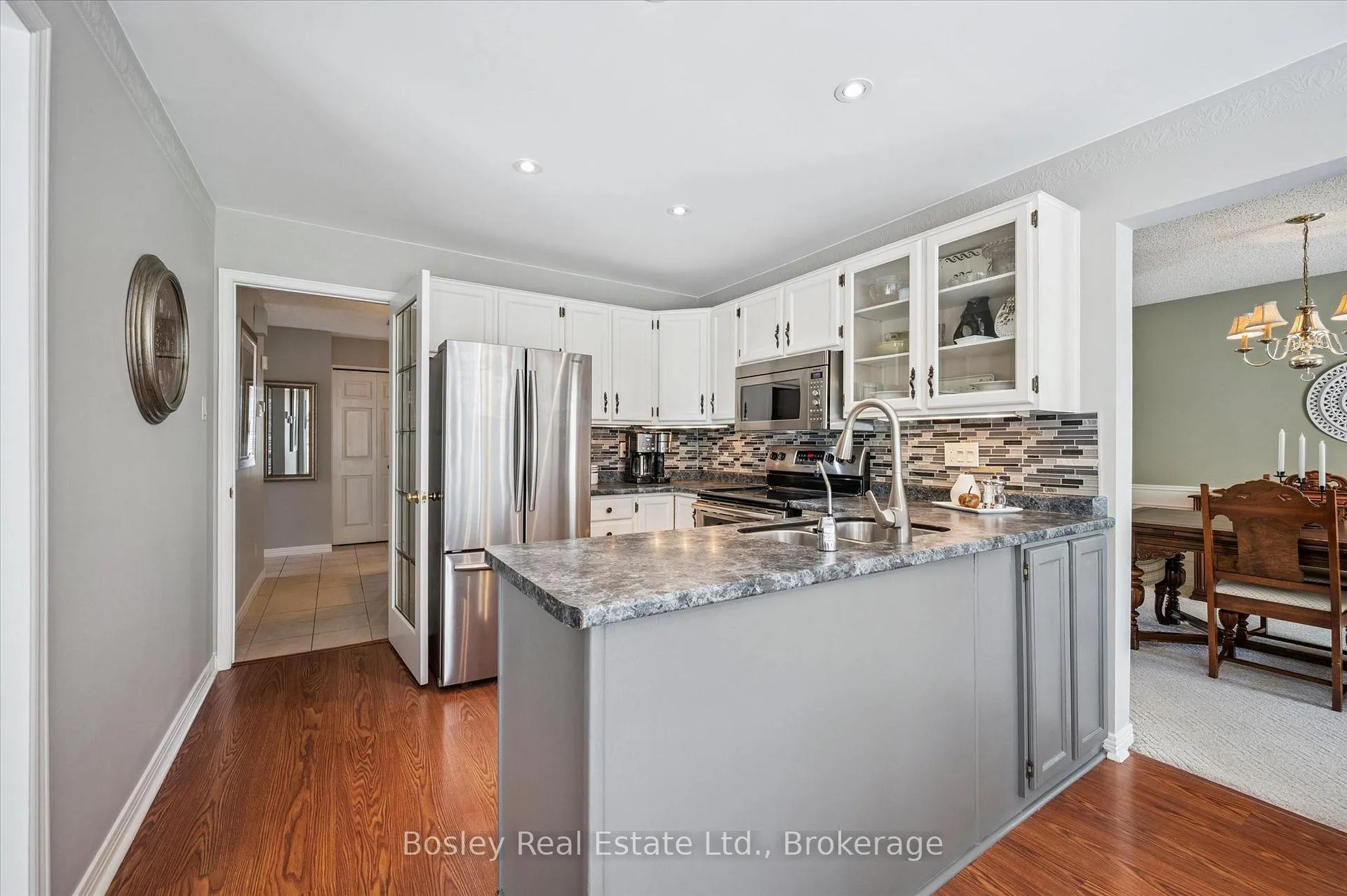 Photo 12 of 176 Westvale Drive, Waterloo — HOMEH