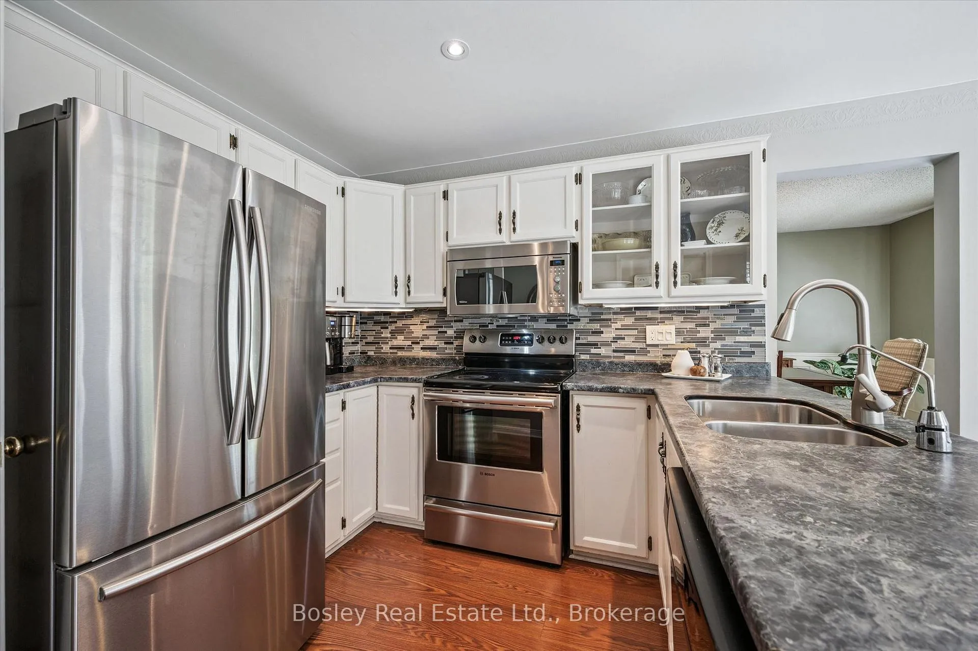 Photo 13 of 176 Westvale Drive, Waterloo — HOMEH