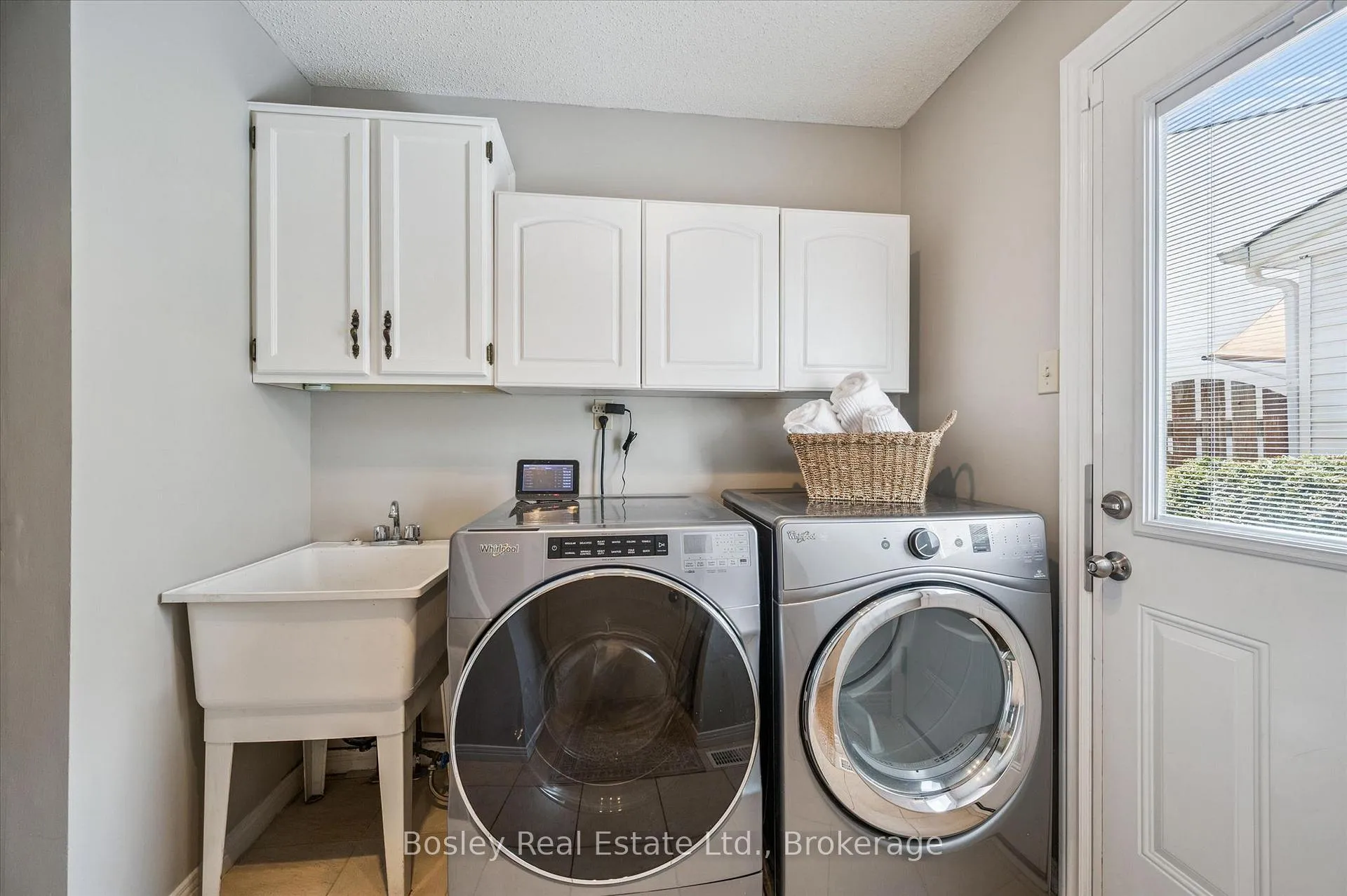 Photo 17 of 176 Westvale Drive, Waterloo — HOMEH