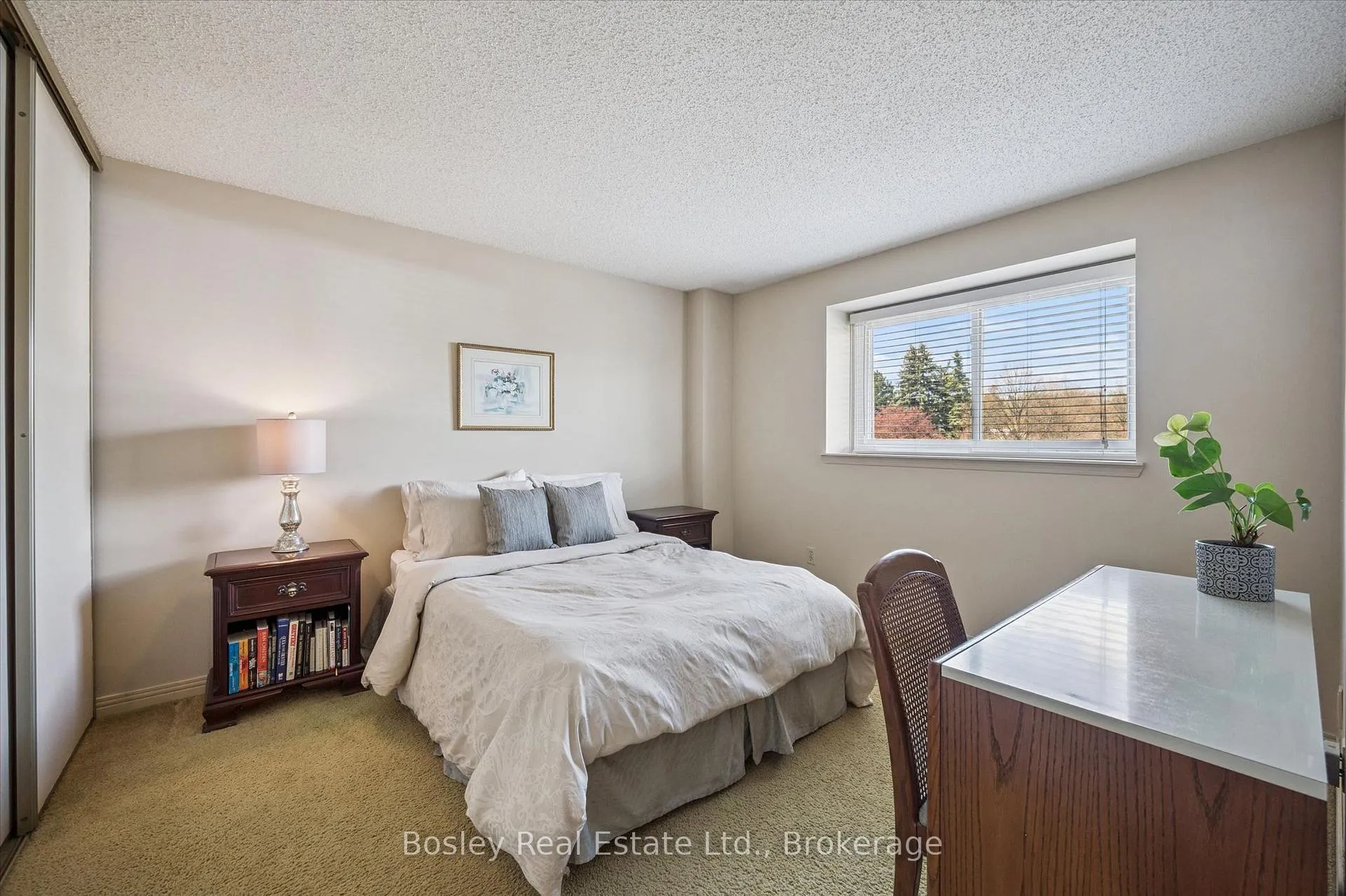 Photo 20 of 176 Westvale Drive, Waterloo — HOMEH
