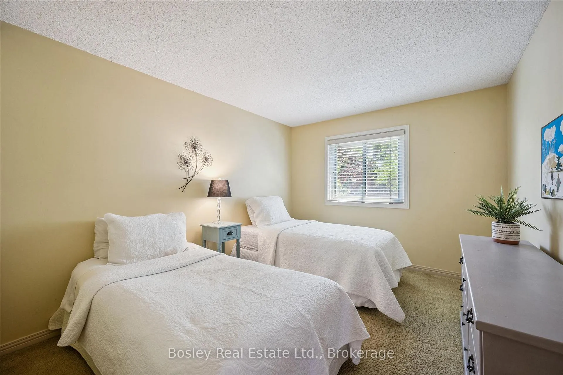 Photo 22 of 176 Westvale Drive, Waterloo — HOMEH