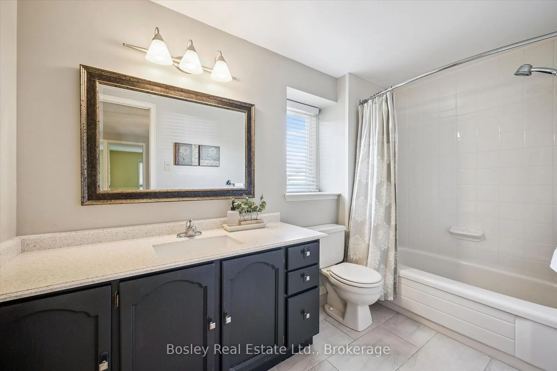Photo 23 of 176 Westvale Drive, Waterloo — HOMEH