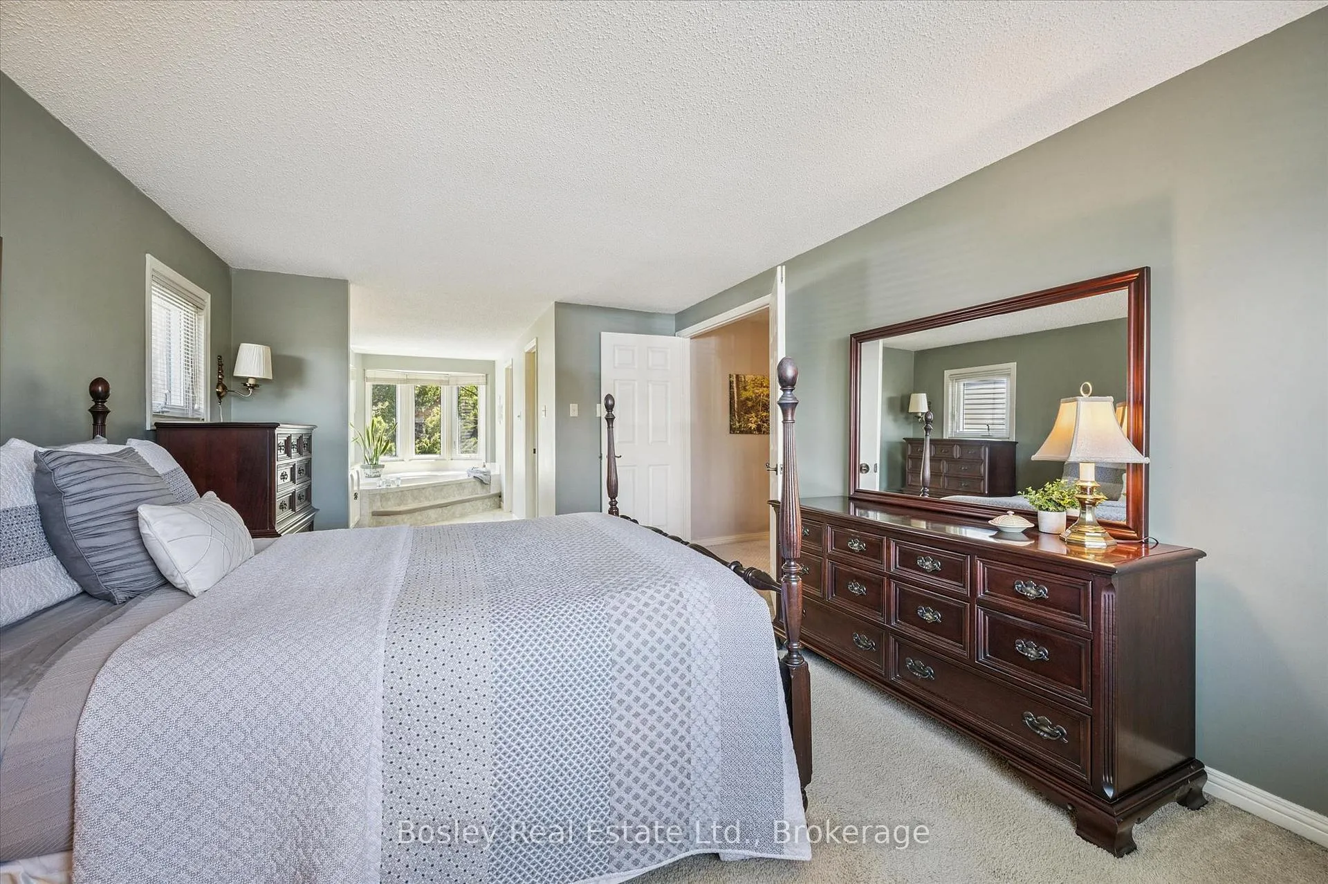 Photo 25 of 176 Westvale Drive, Waterloo — HOMEH
